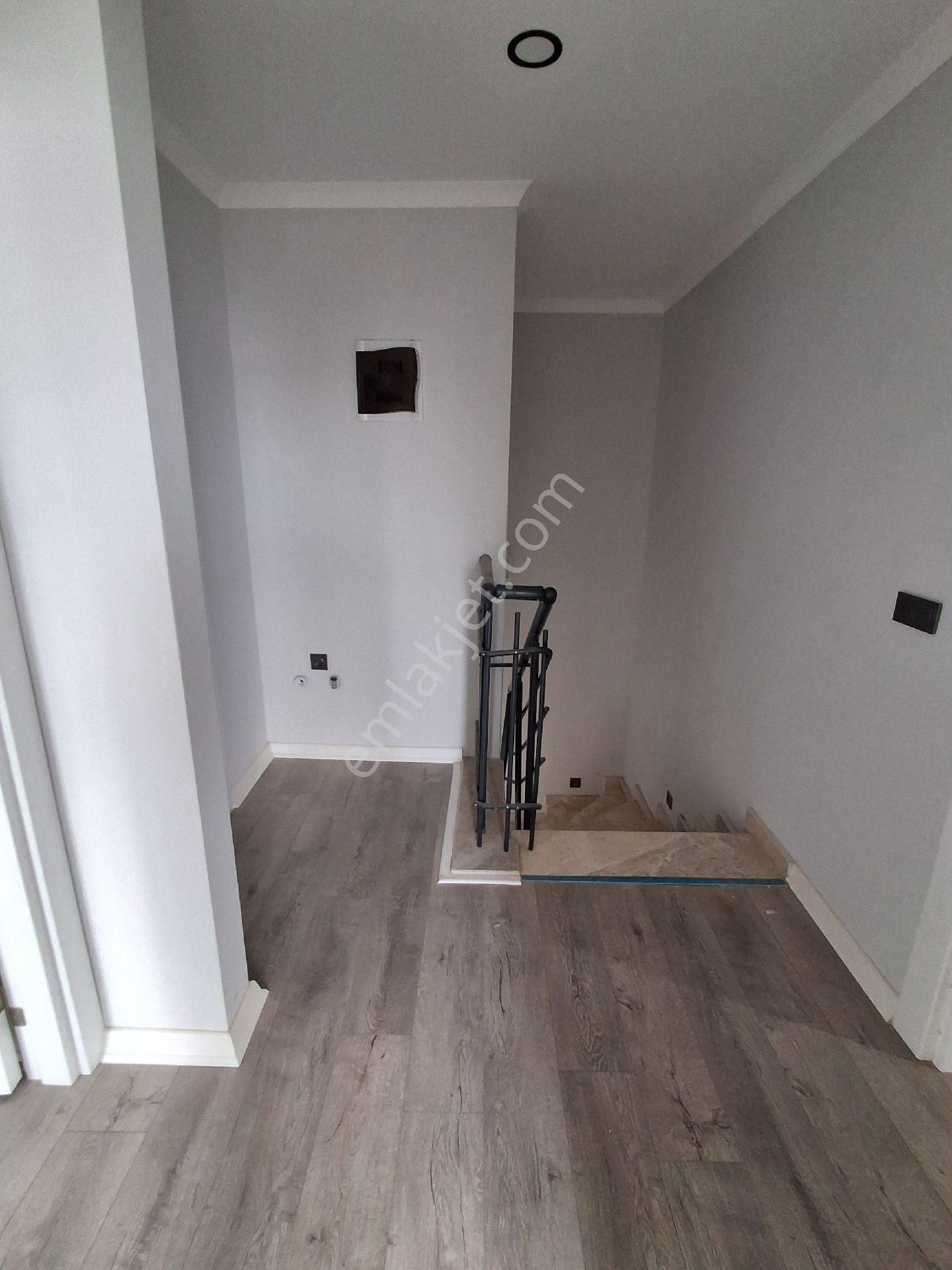 Ilıca'da Merkezi Konumda 4+1 Dubleks - Görsel 12