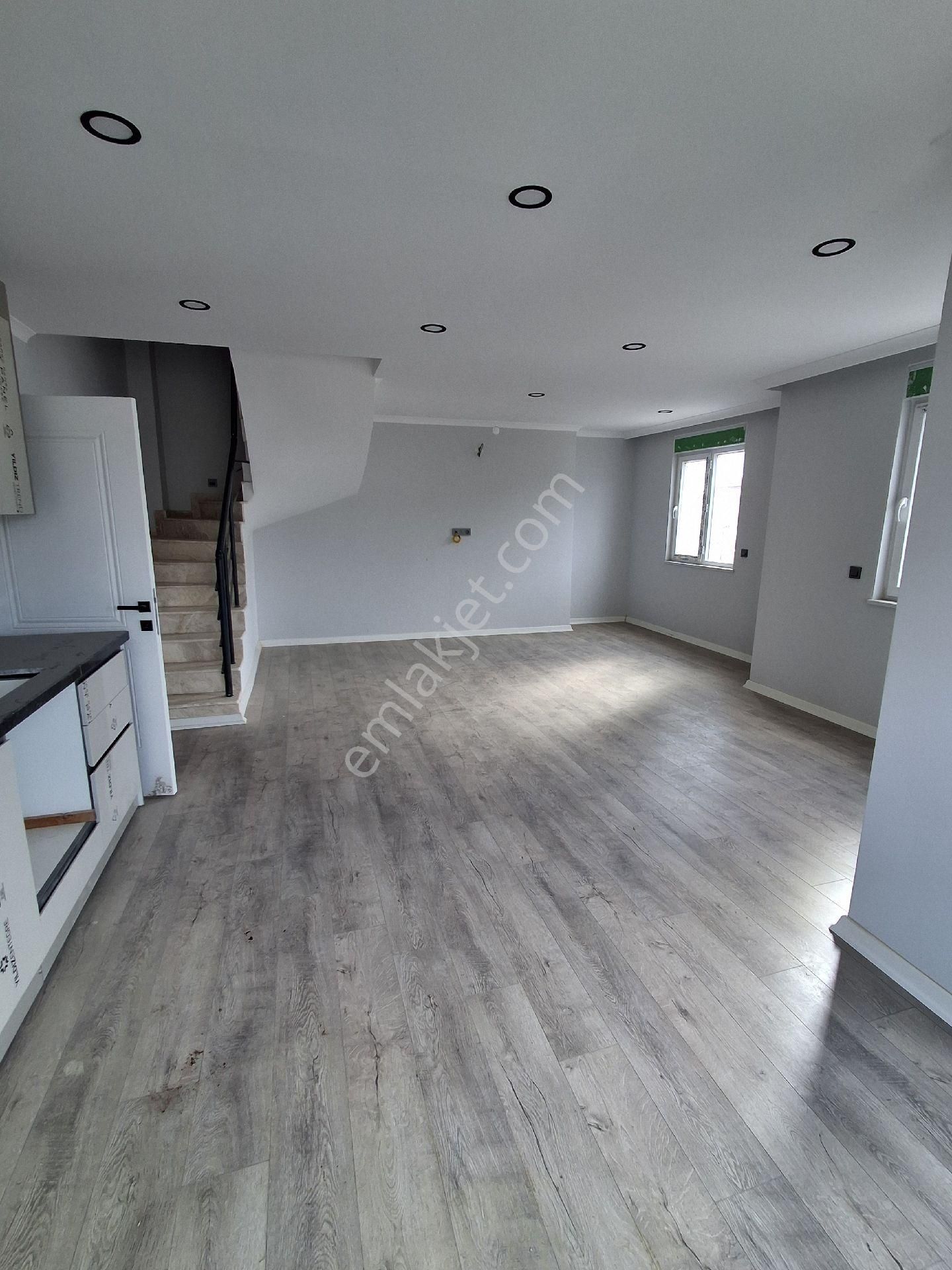 Ilıca'da Merkezi Konumda 4+1 Dubleks - Görsel 3