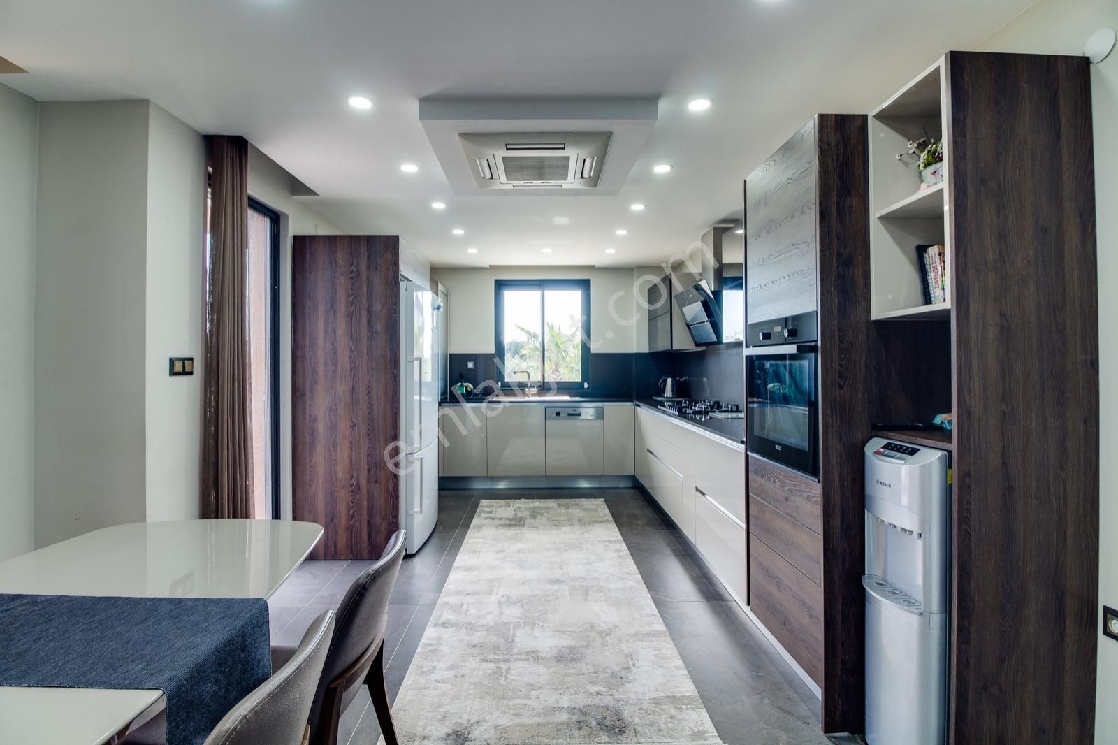 Yeşilbayır'da Özel Tasarım Geniş Ve Modern 6+1 Tripleks Villa - Görsel 15