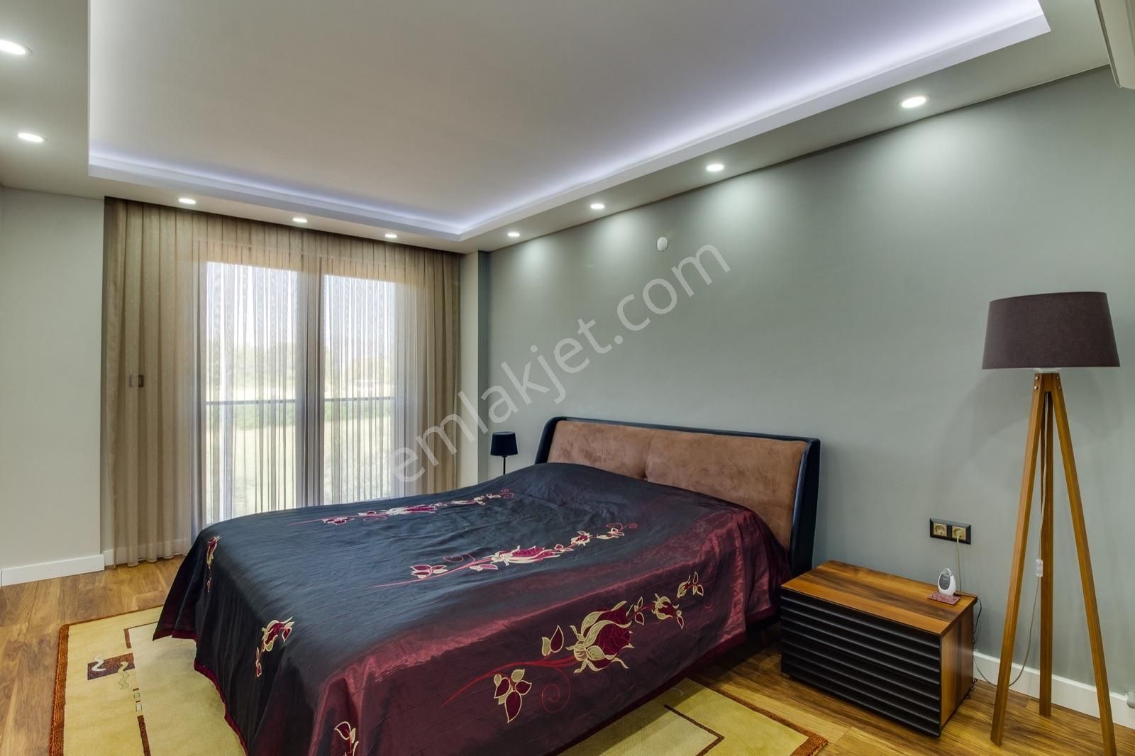 Yeşilbayır'da Özel Tasarım Geniş Ve Modern 6+1 Tripleks Villa - Görsel 25