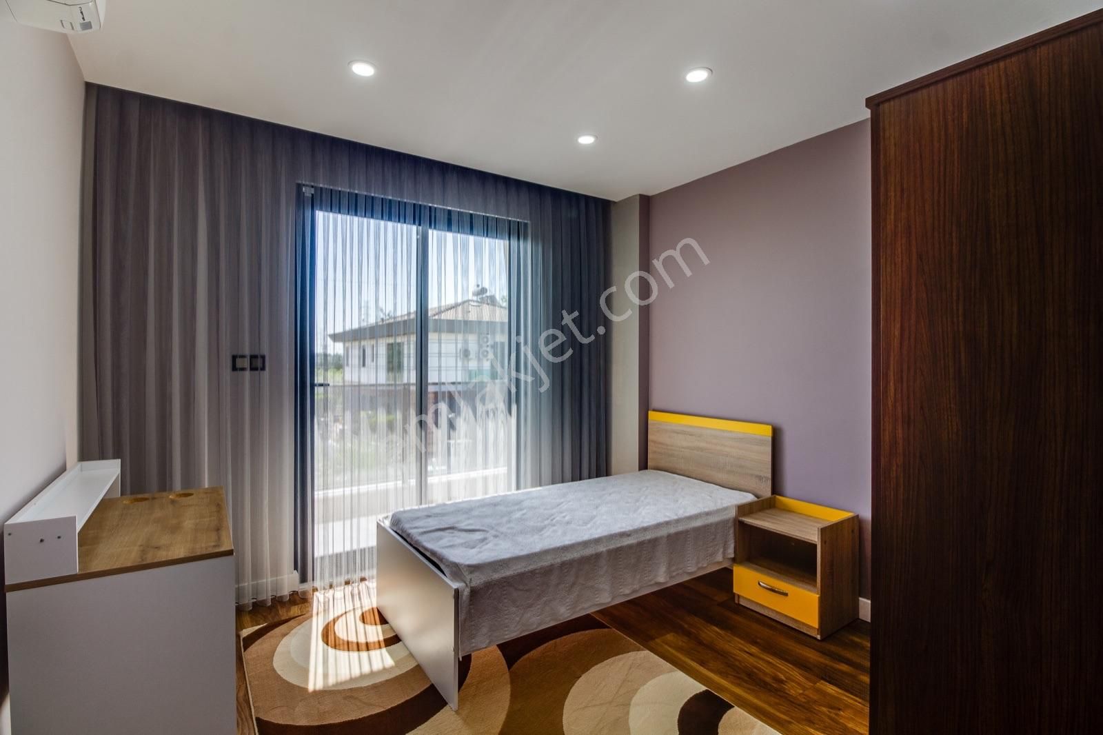 Yeşilbayır'da Özel Tasarım Geniş Ve Modern 6+1 Tripleks Villa - Görsel 23