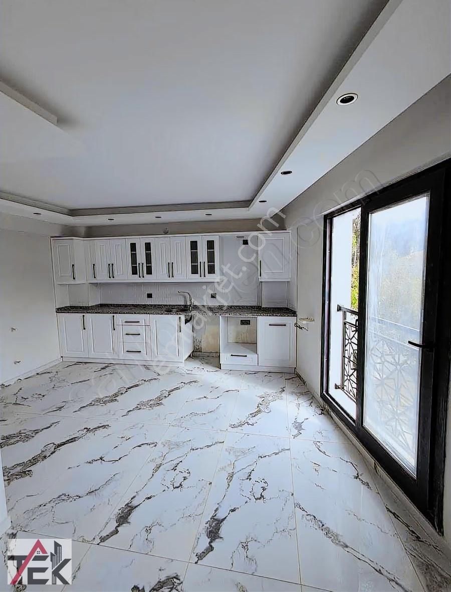 Atatürk Mahallesinde Sıfır 4+1 Tripleks Deniz & Şehir Manzaralı - Görsel 16