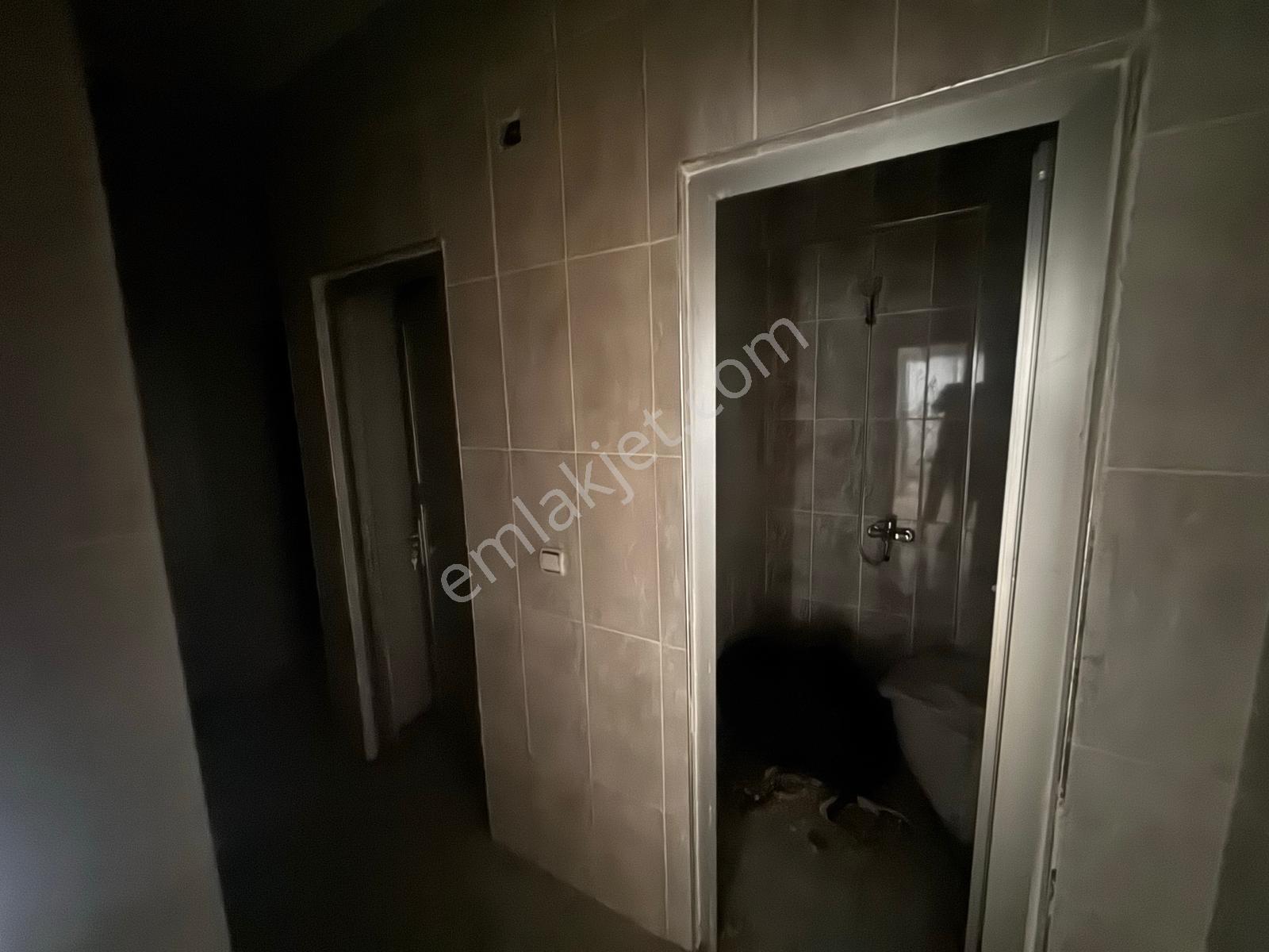 Trabzon Araklı Sanayi'de Satılık Galeri Katlı Dükkan - Görsel 10