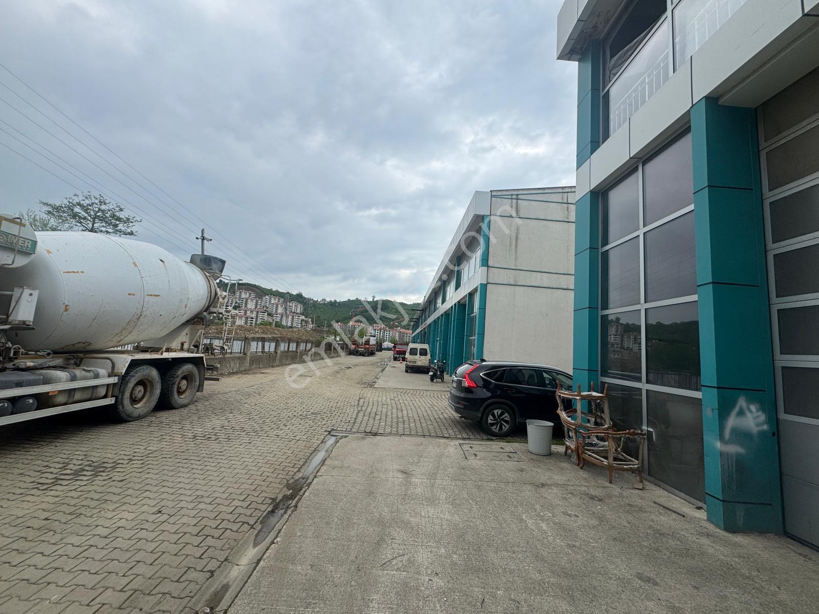 Trabzon Araklı Sanayi'de Satılık Galeri Katlı Dükkan - Görsel 17