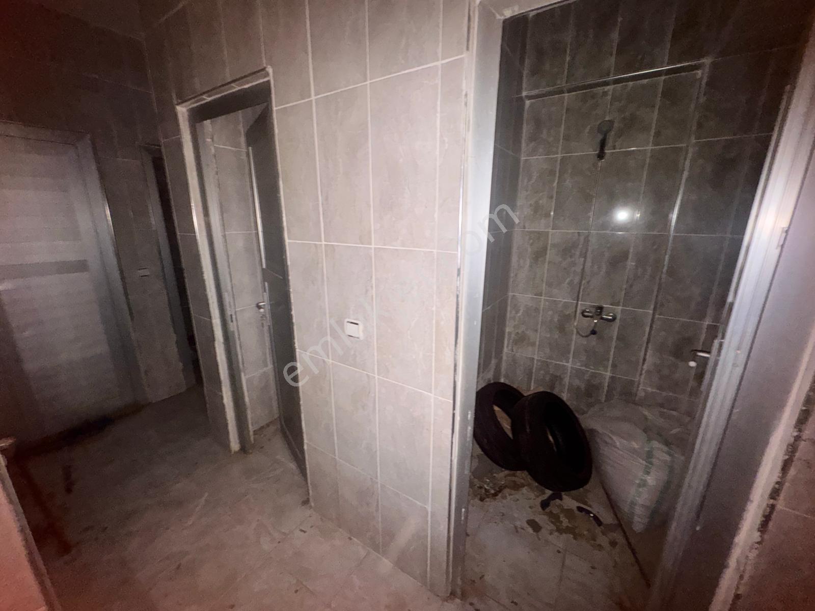 Trabzon Araklı Sanayi'de Satılık Galeri Katlı Dükkan - Görsel 16