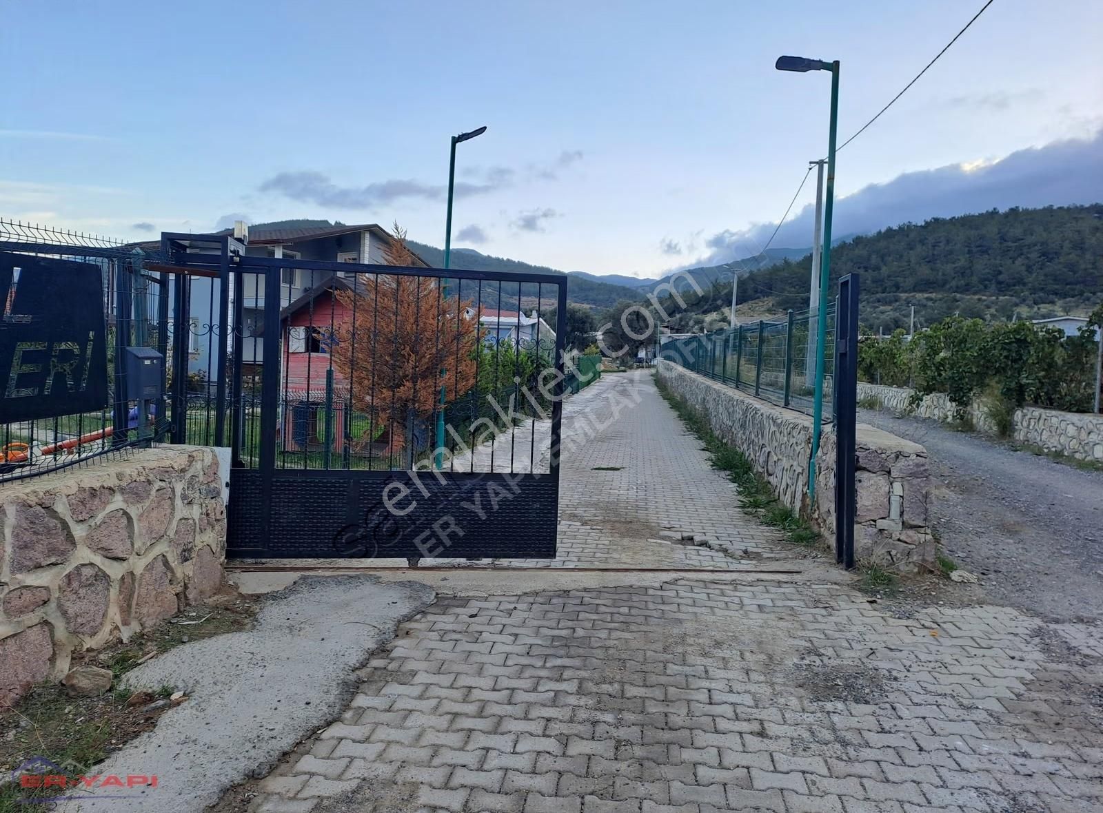 Er Yapı Emlak Ofisinden Satılık Koparetif Arsa