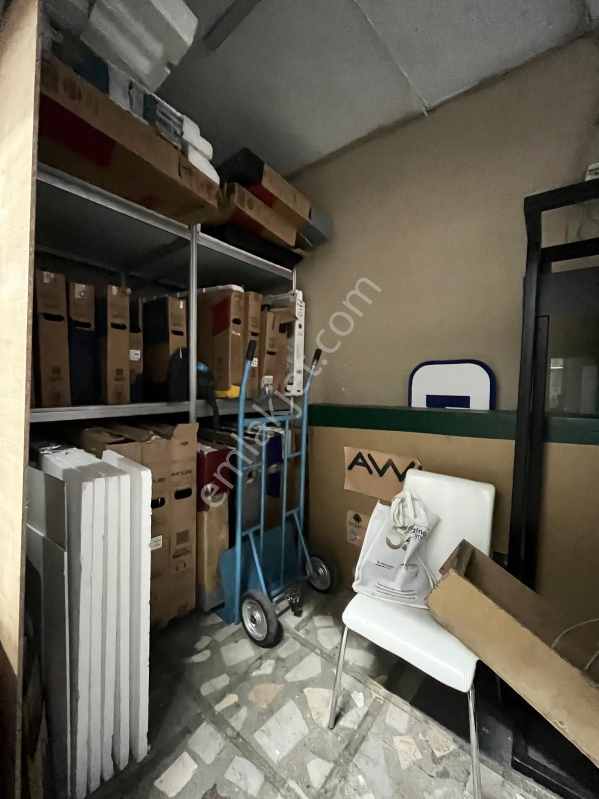 Yusuf Emlaktan Satılık Dükkan Kartaltepede - Görsel 3