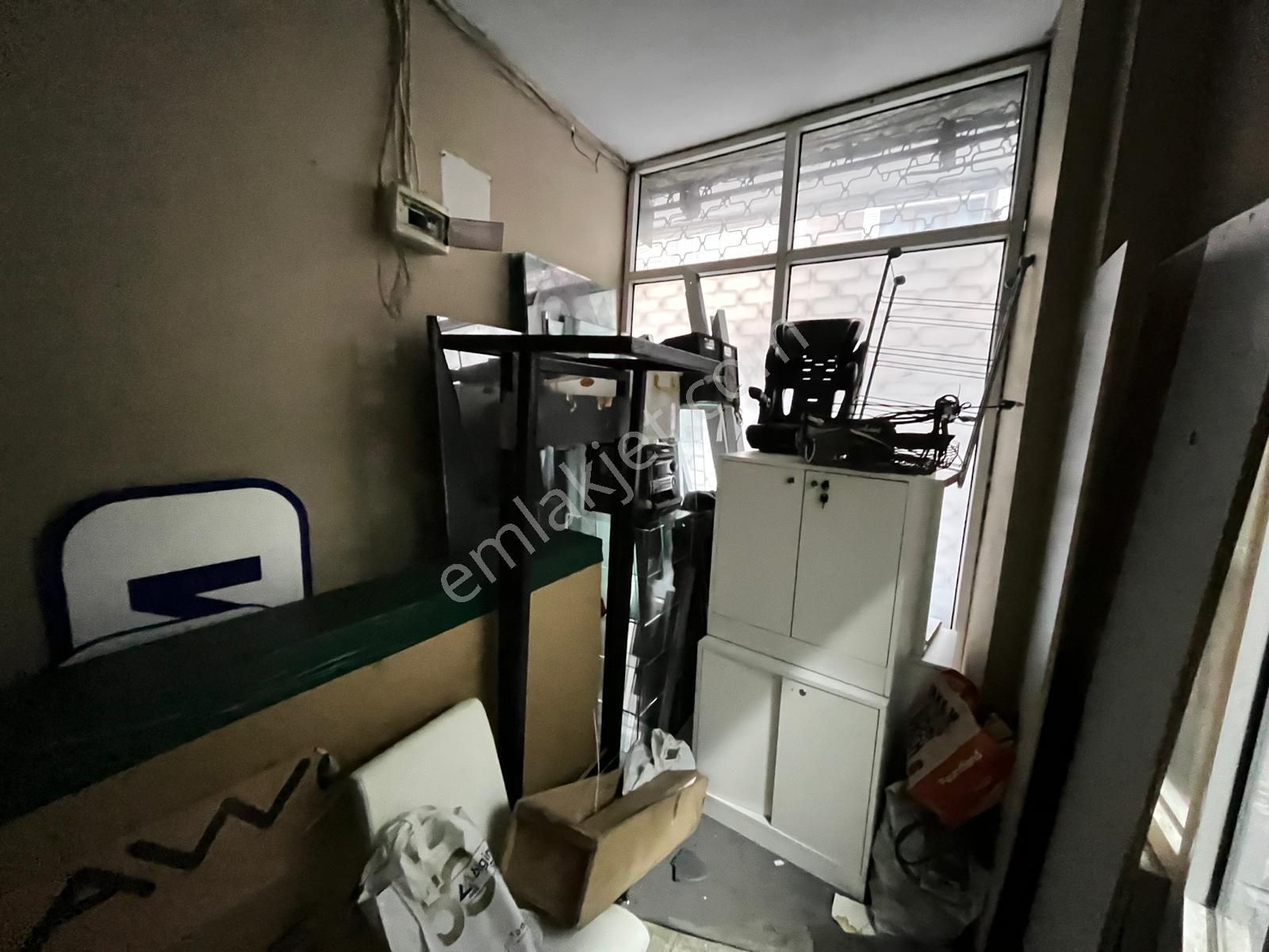 Yusuf Emlaktan Satılık Dükkan Kartaltepede - Görsel 12