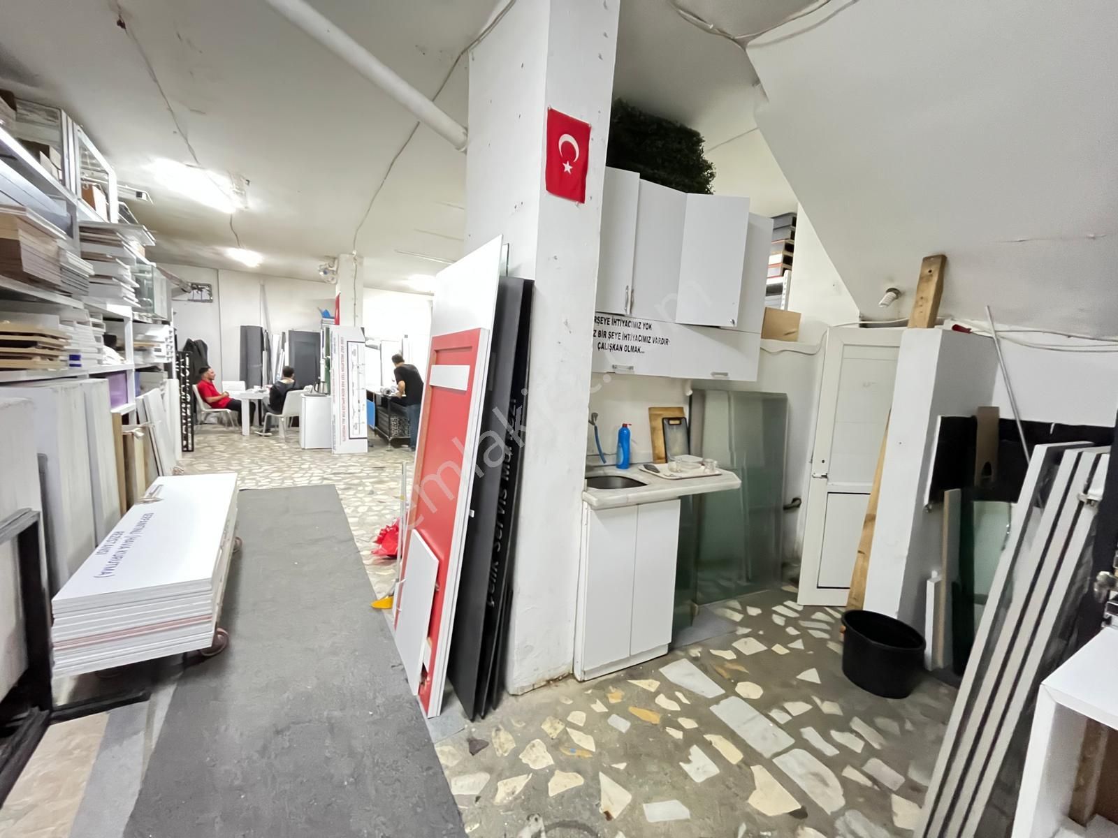 Yusuf Emlaktan Satılık Dükkan Kartaltepede - Görsel 11