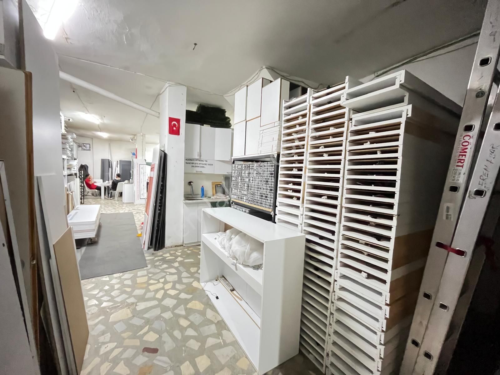 Yusuf Emlaktan Satılık Dükkan Kartaltepede - Görsel 5