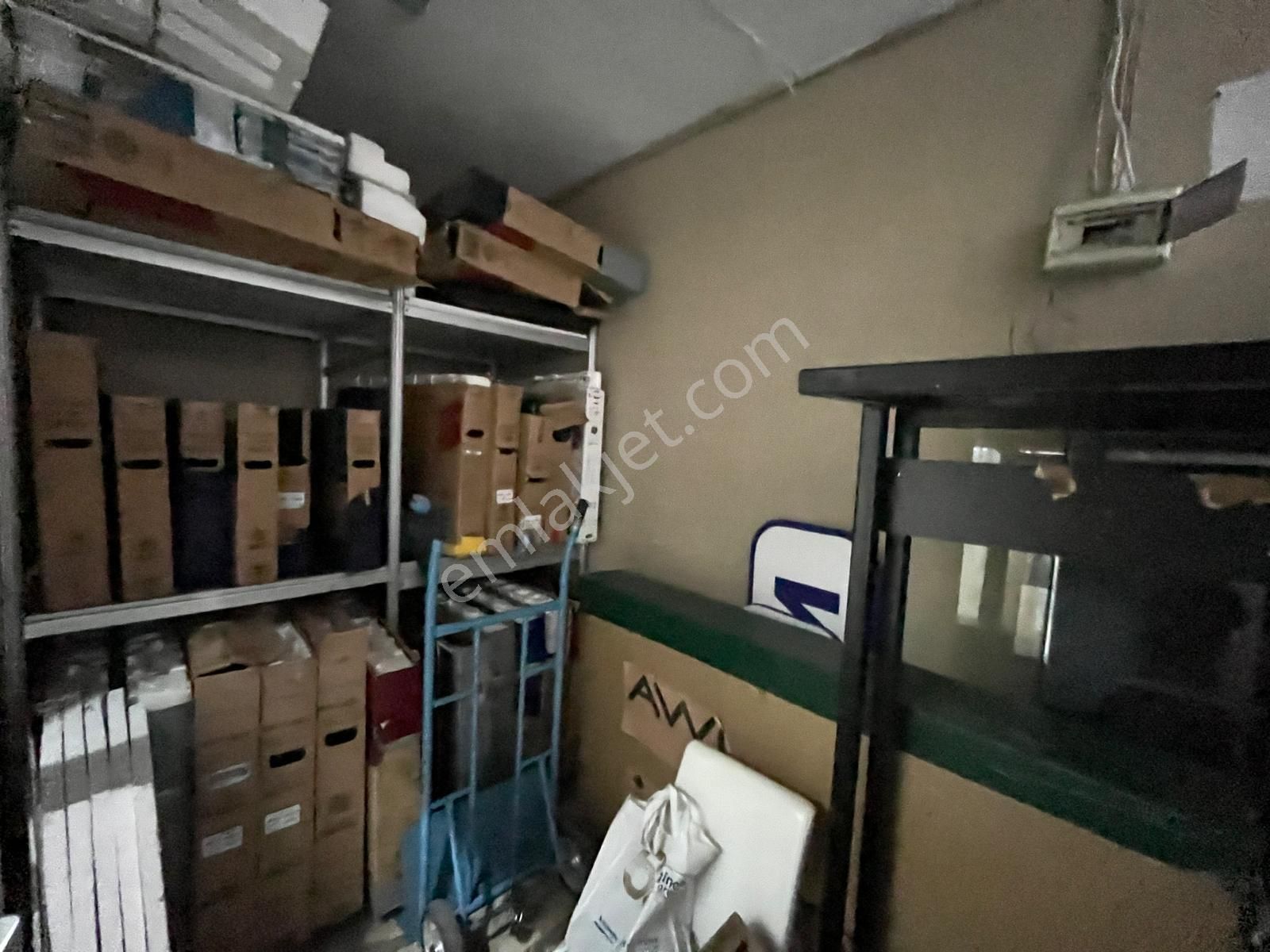 Yusuf Emlaktan Satılık Dükkan Kartaltepede - Görsel 4