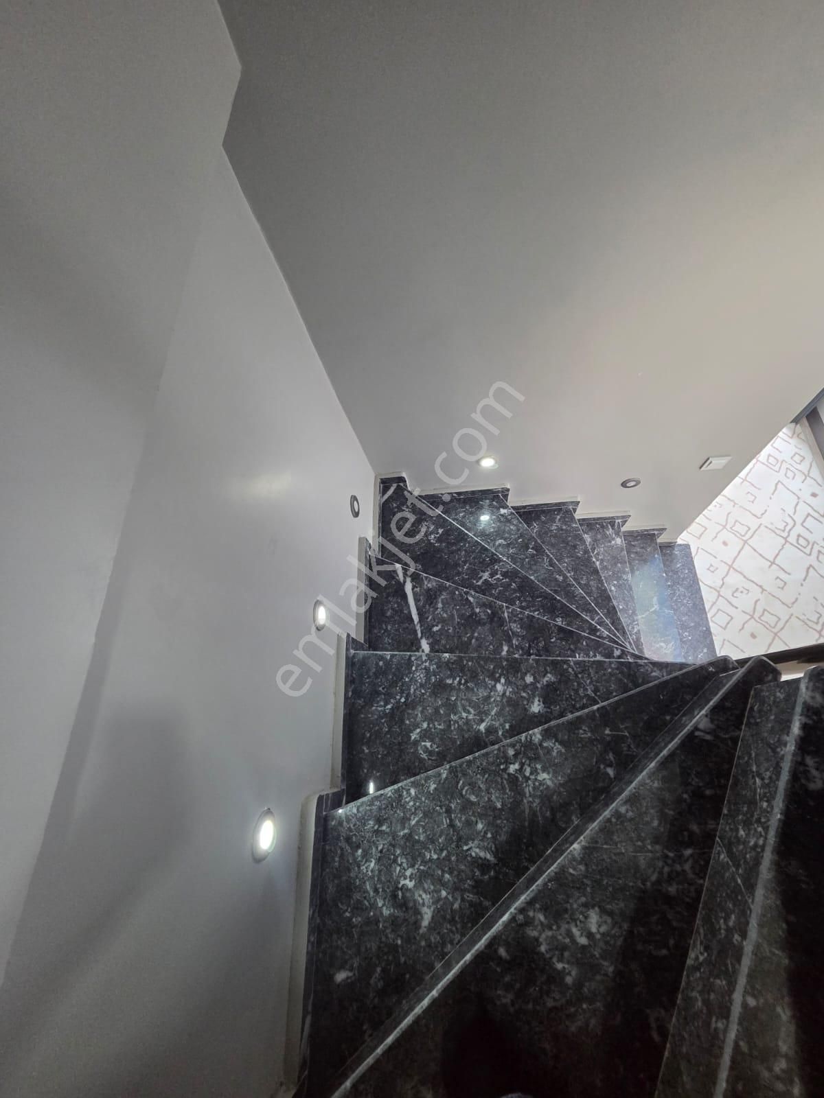 Haydar Emlaktan Çeşmelide,iskanlı,full Eşyalı,bahçeli,yeni Dubleks Villa - Görsel 22