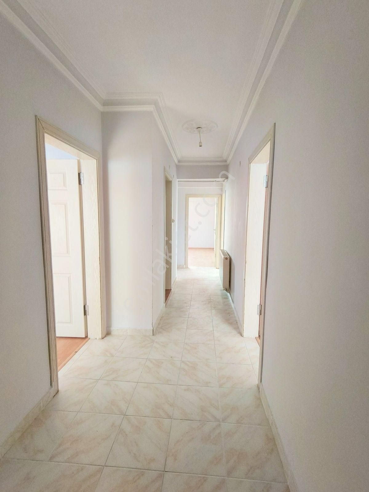 Karşıyaka Mahallesin'de Geniş Caddeye Yakın Satılık 3+1 Daire - Görsel 8