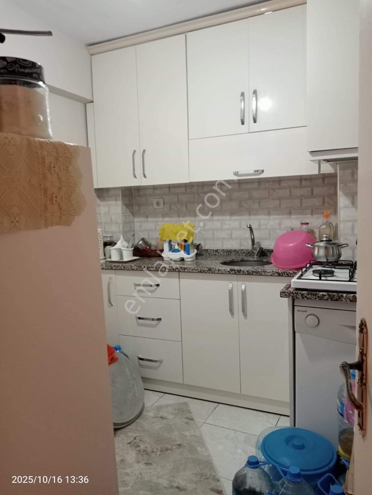 Lise Caddesinde Merkezde 3+1 Satılık Daire - Görsel 5