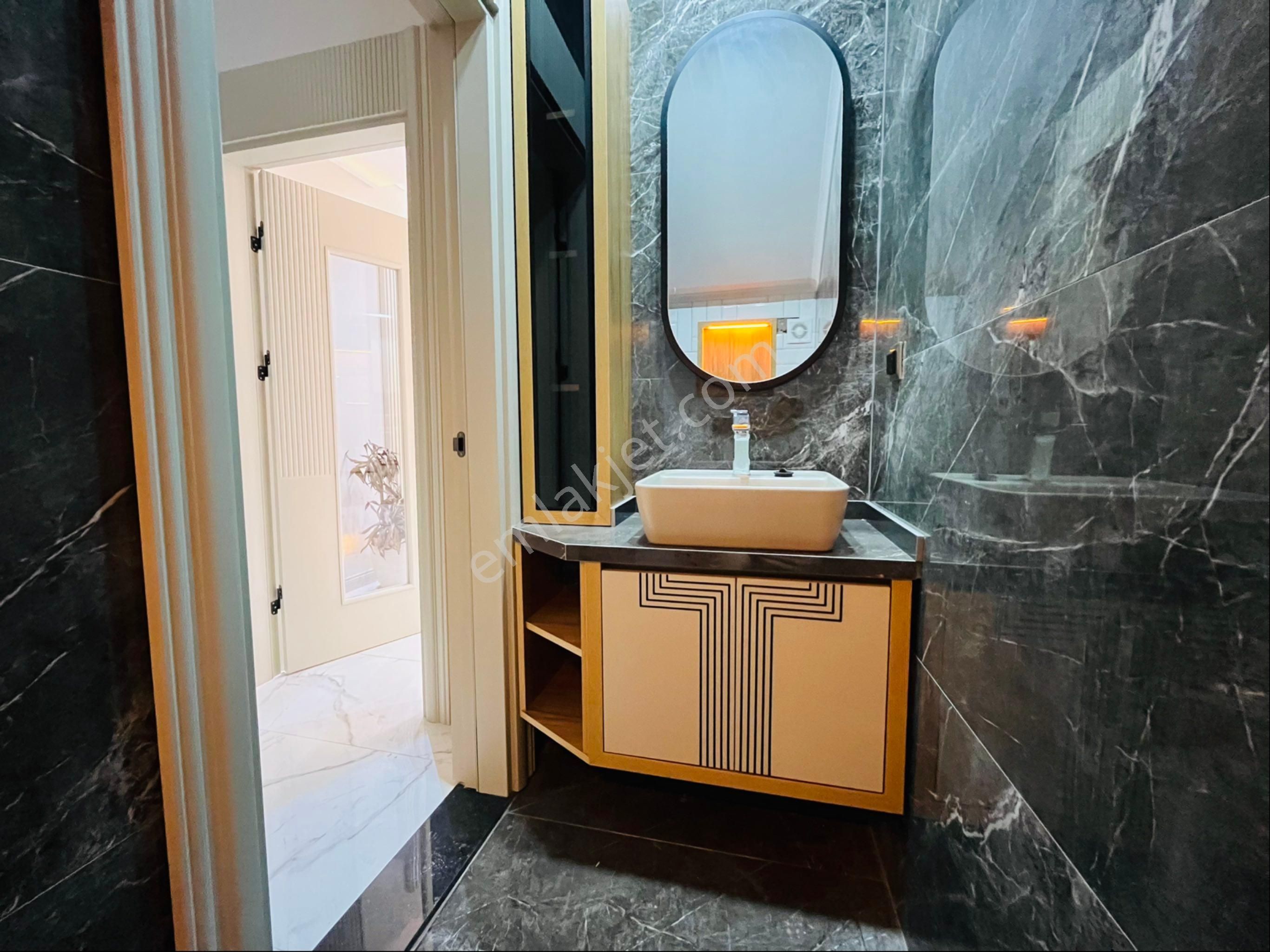 Altınoluk Avcılar Altı Bölgesinde Denize 100 Metre Yerden Isıtmalı Bahçeli Son Kalan Lüx 4+1 Villa - Görsel 11