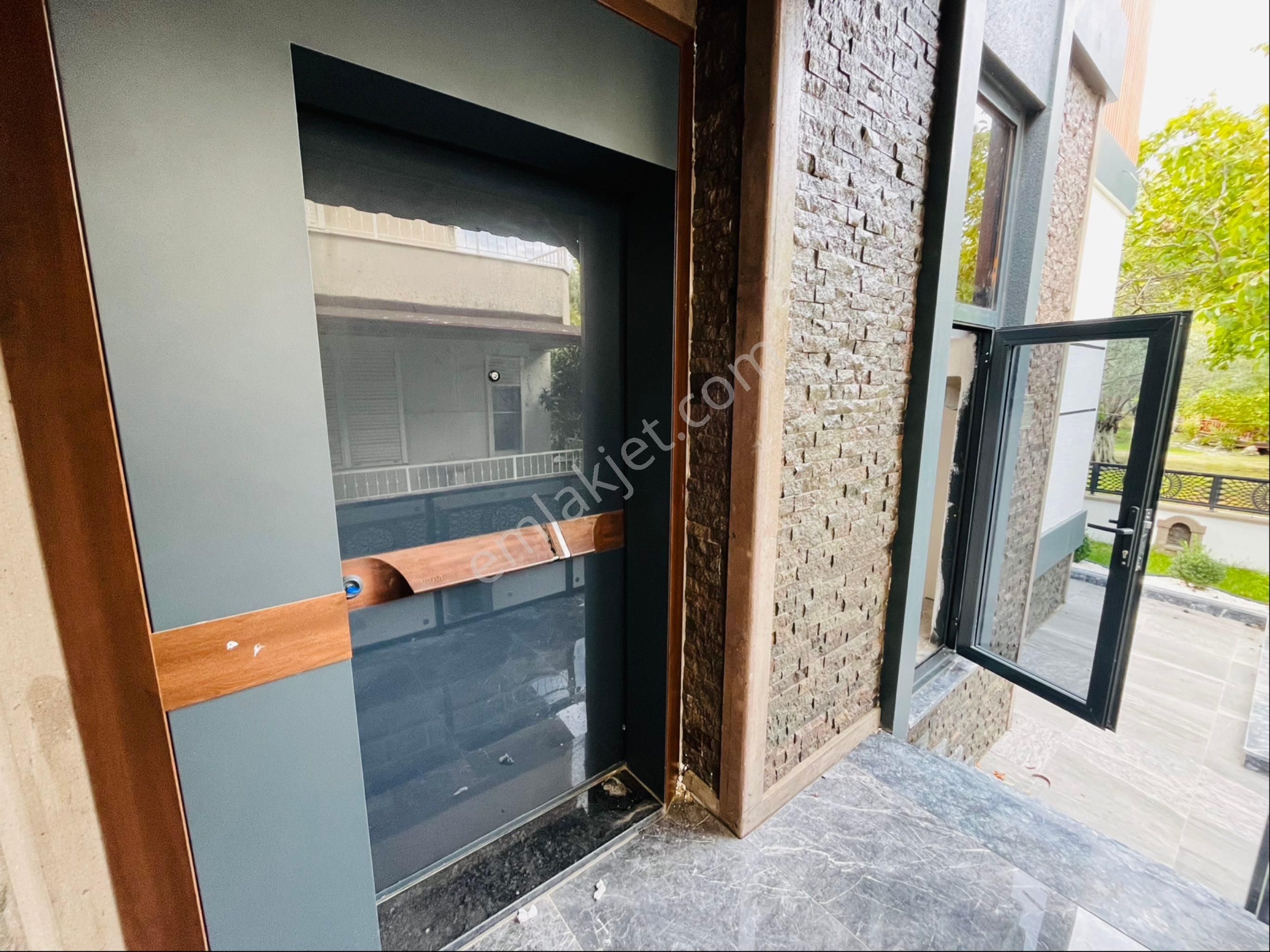 Altınoluk Avcılar Altı Bölgesinde Denize 100 Metre Yerden Isıtmalı Bahçeli Son Kalan Lüx 4+1 Villa - Görsel 7