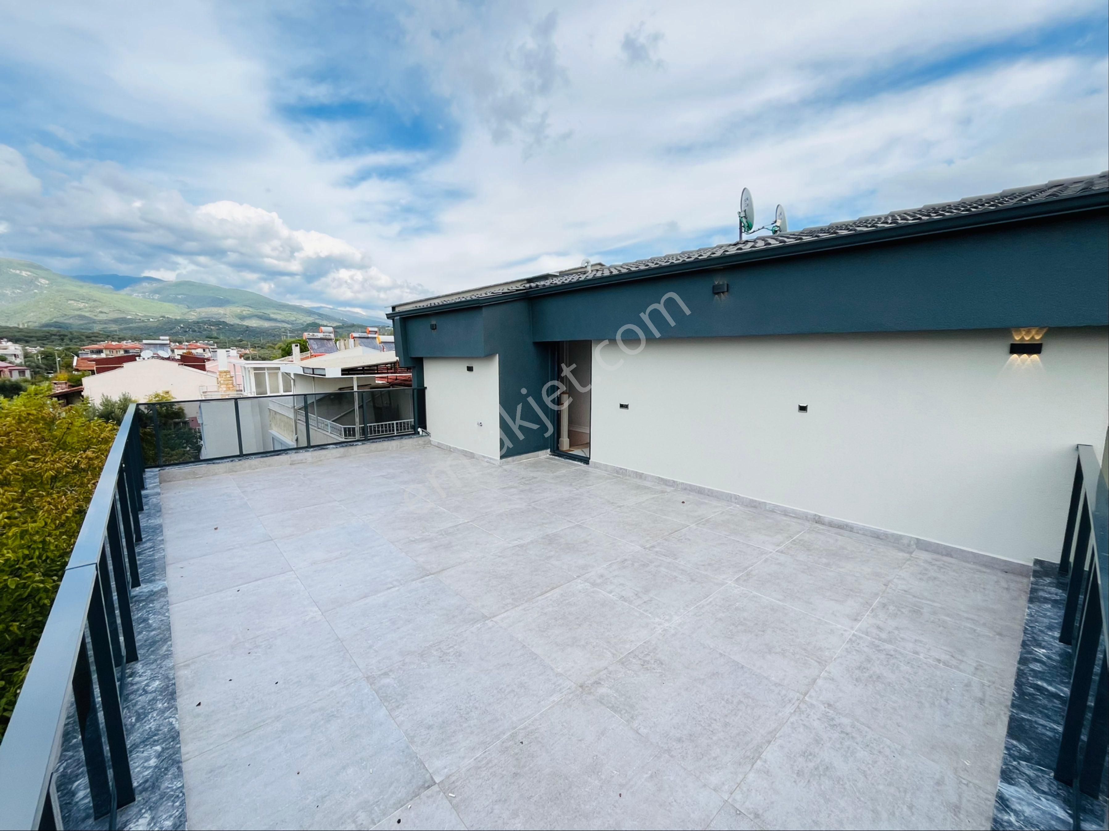 Altınoluk Avcılar Altı Bölgesinde Denize 100 Metre Yerden Isıtmalı Bahçeli Son Kalan Lüx 4+1 Villa - Görsel 35