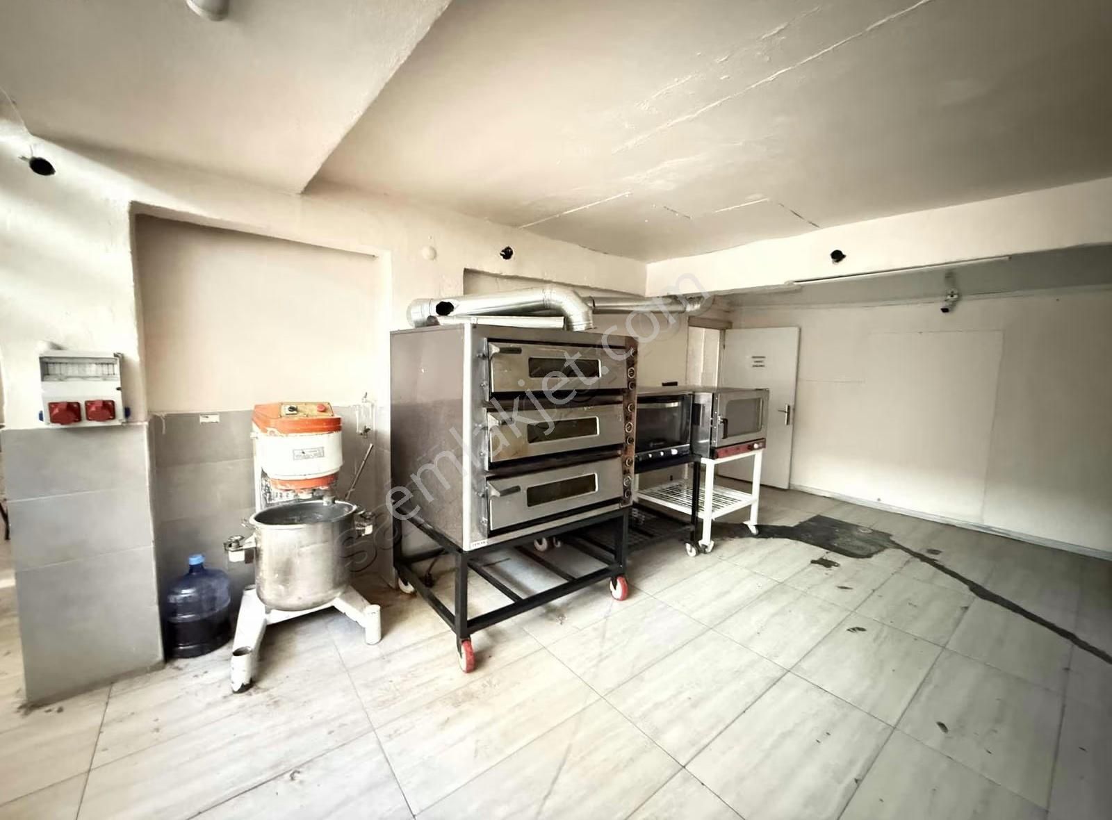 Menderes Caddesi Üzeri Devren Kiralık 350 M2 Cafe Fırın - Görsel 9