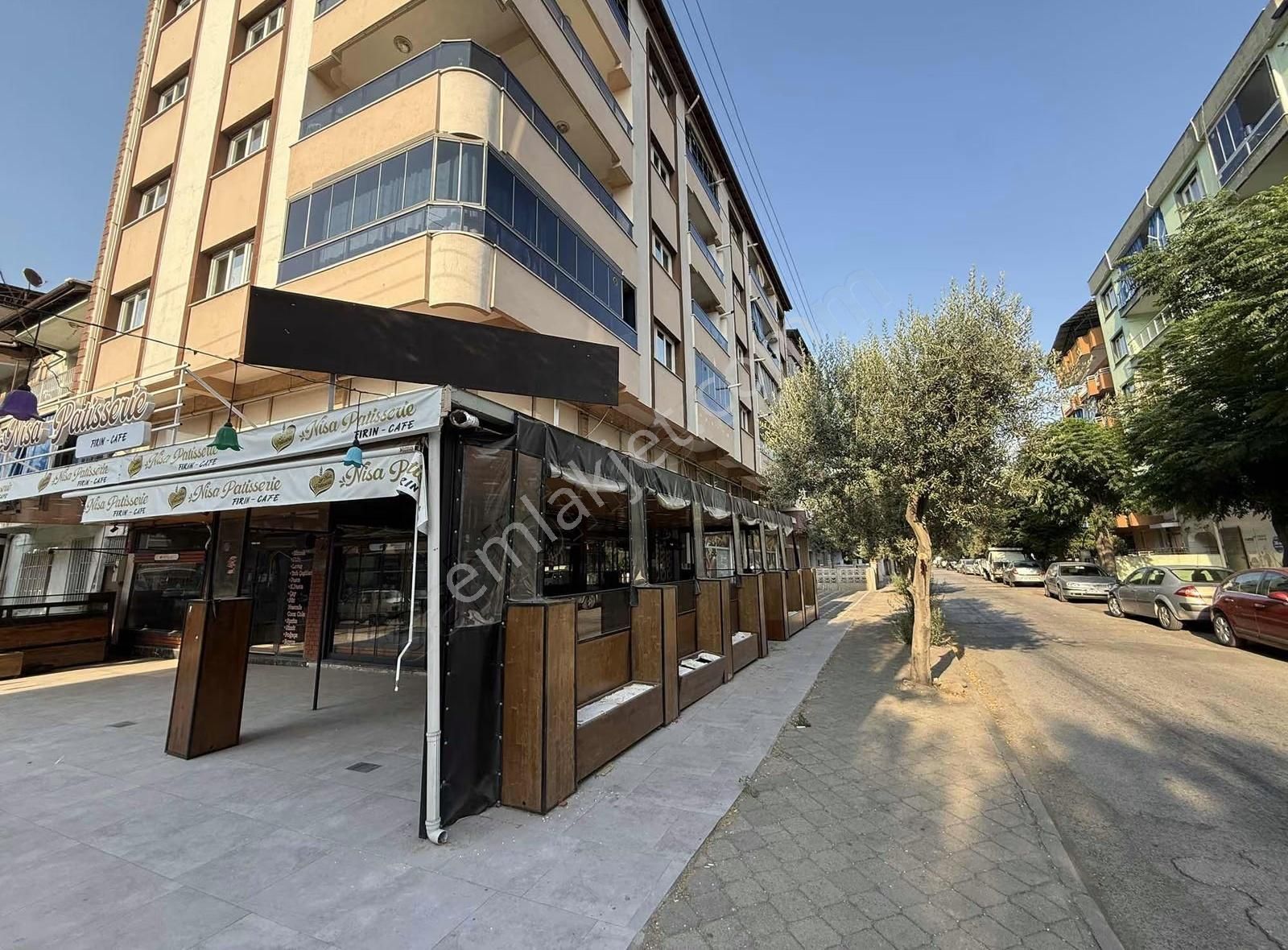 Menderes Caddesi Üzeri Devren Kiralık 350 M2 Cafe Fırın - Görsel 5