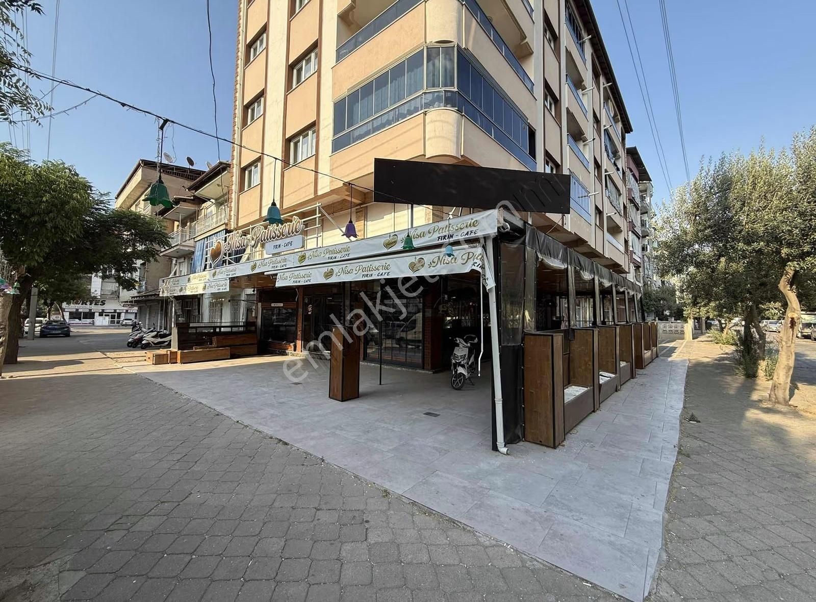 Menderes Caddesi Üzeri Devren Kiralık 350 M2 Cafe Fırın - Görsel 3