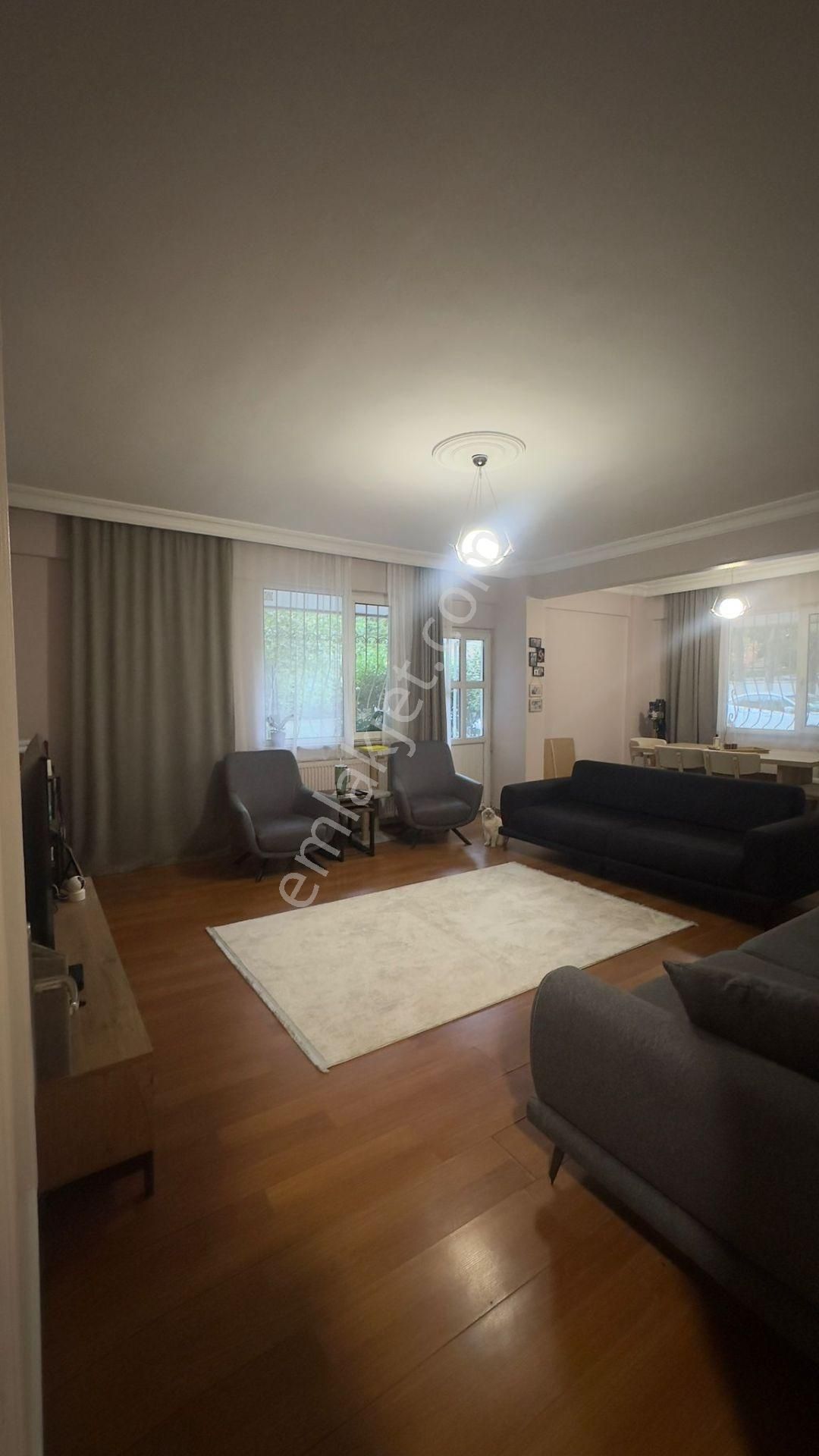 Üsküdar Küçüksu 'da Site İçinde Denize Yakın Kiralık 2+1 Daire