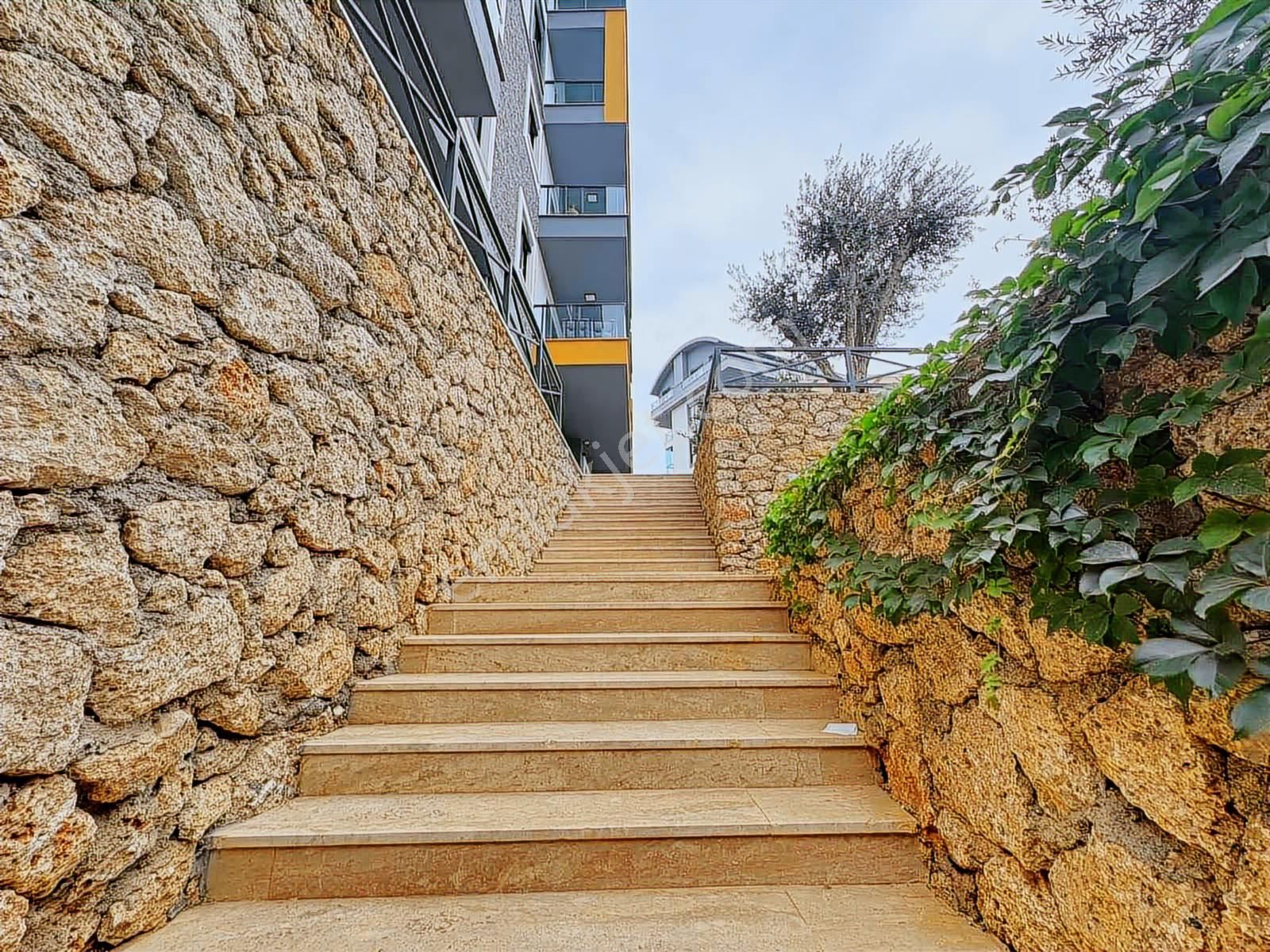 Oba Mahallesinde 4 Bloklu Site İçi Satılık 2+1 Daire - Görsel 6