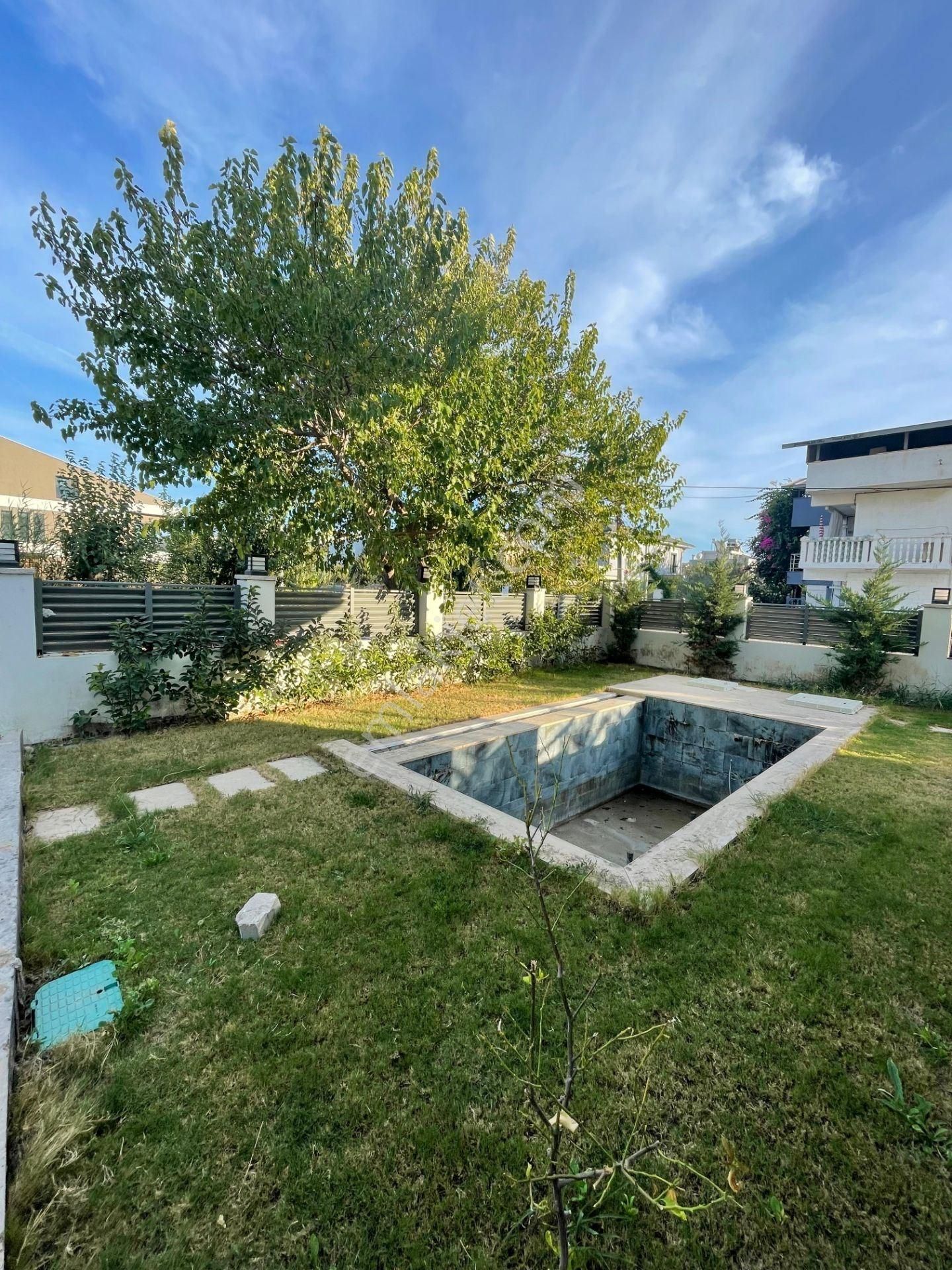 Urlada Havuzlu Müstakil 5+1 Satılık Villa - Görsel 6