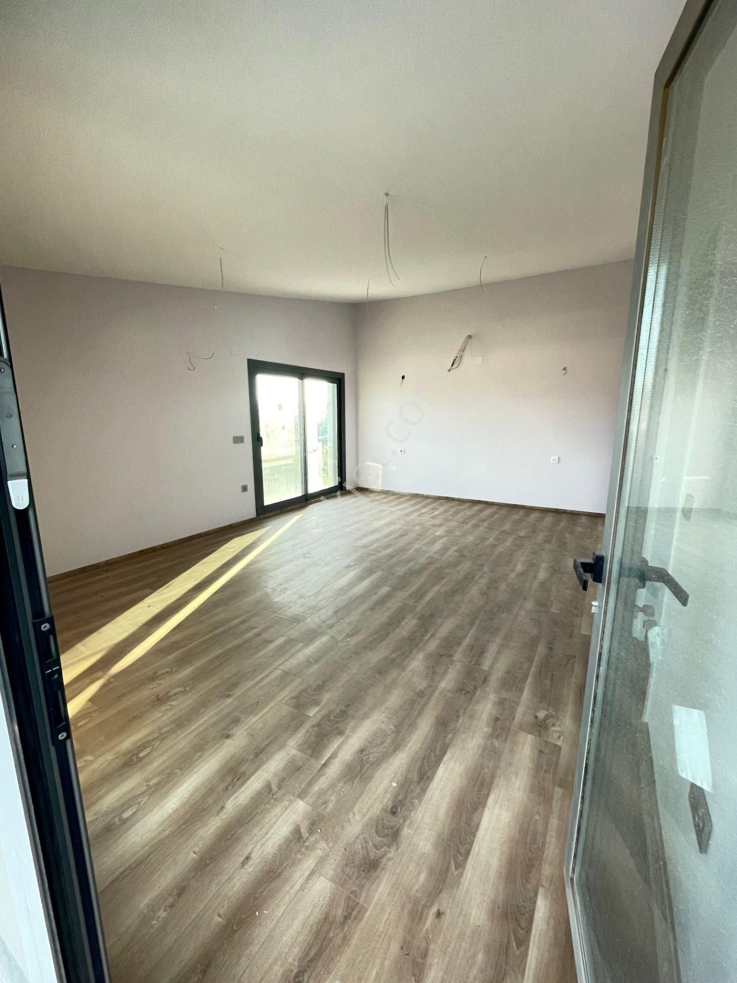 Urlada Havuzlu Müstakil 5+1 Satılık Villa - Görsel 3