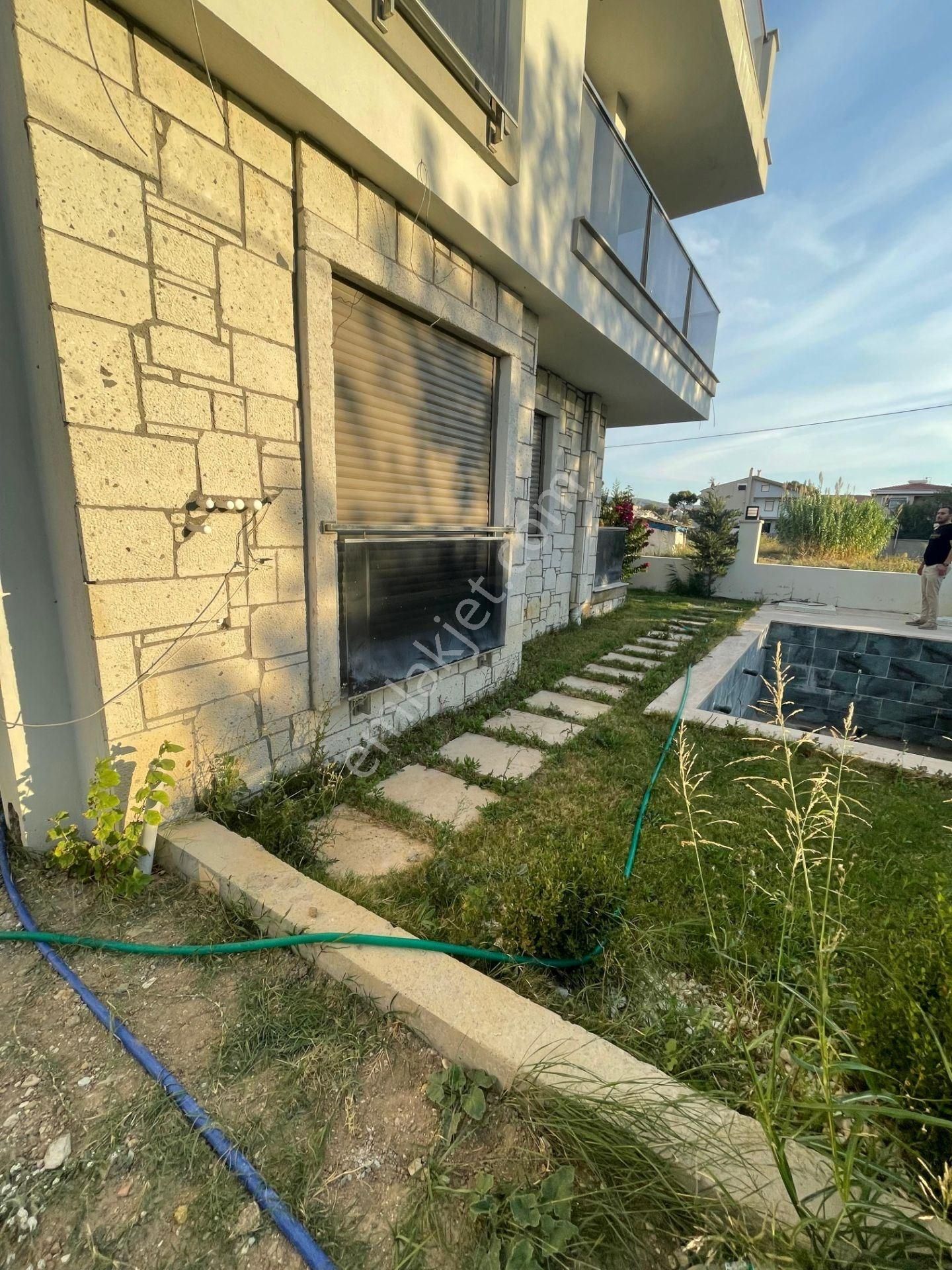 Urlada Havuzlu Müstakil 5+1 Satılık Villa - Görsel 27