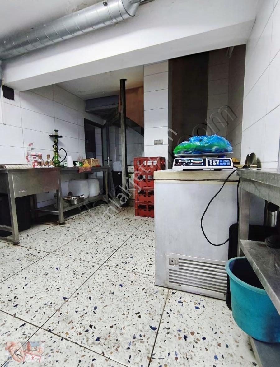 Millet Caddesi'nde Satılık Depolu Dükkan - Görsel 3