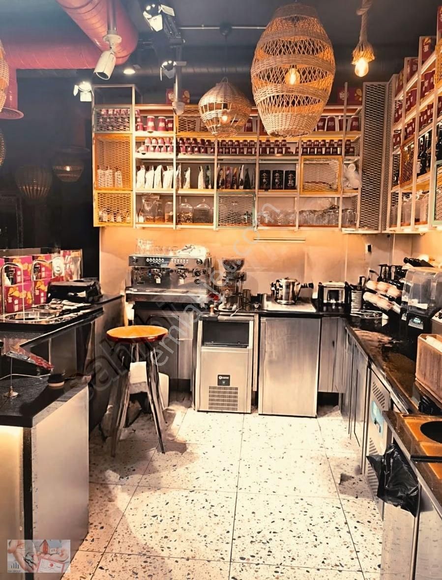 Millet Caddesi'nde Satılık Depolu Dükkan - Görsel 15