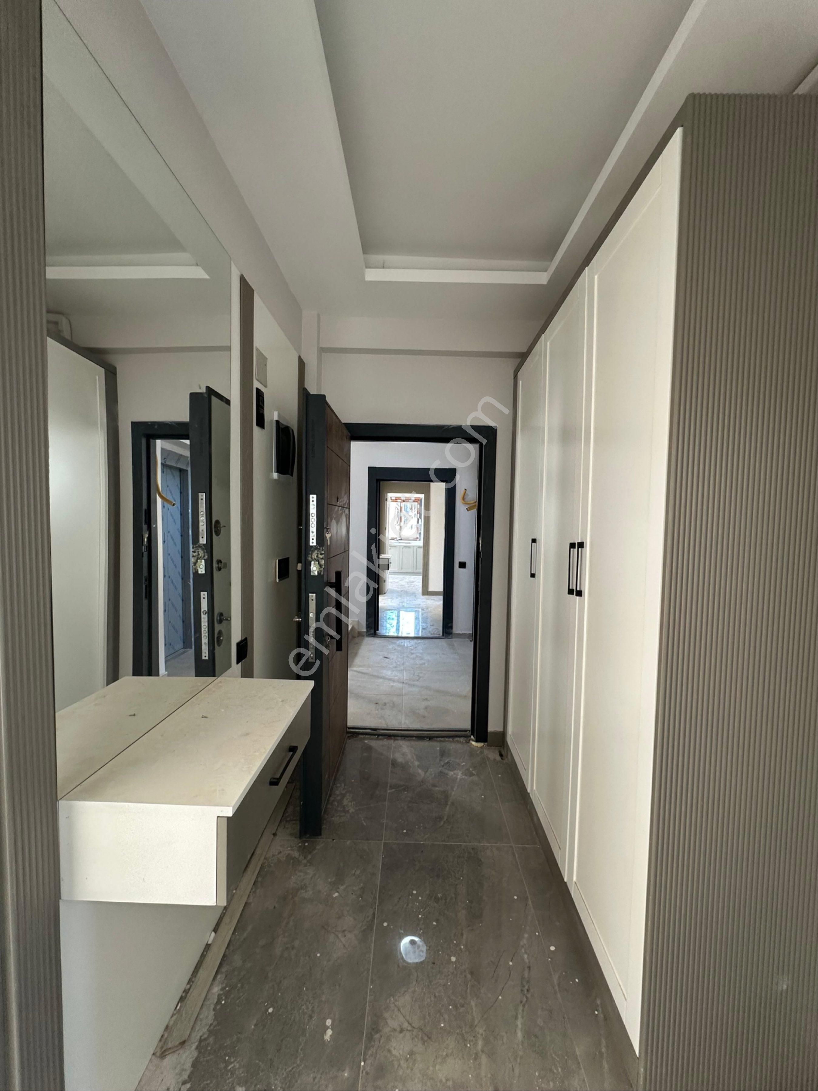 Eski Mezitli De Bağımsız Mutfak Oturuma Hazır Lüx Daire - Görsel 6