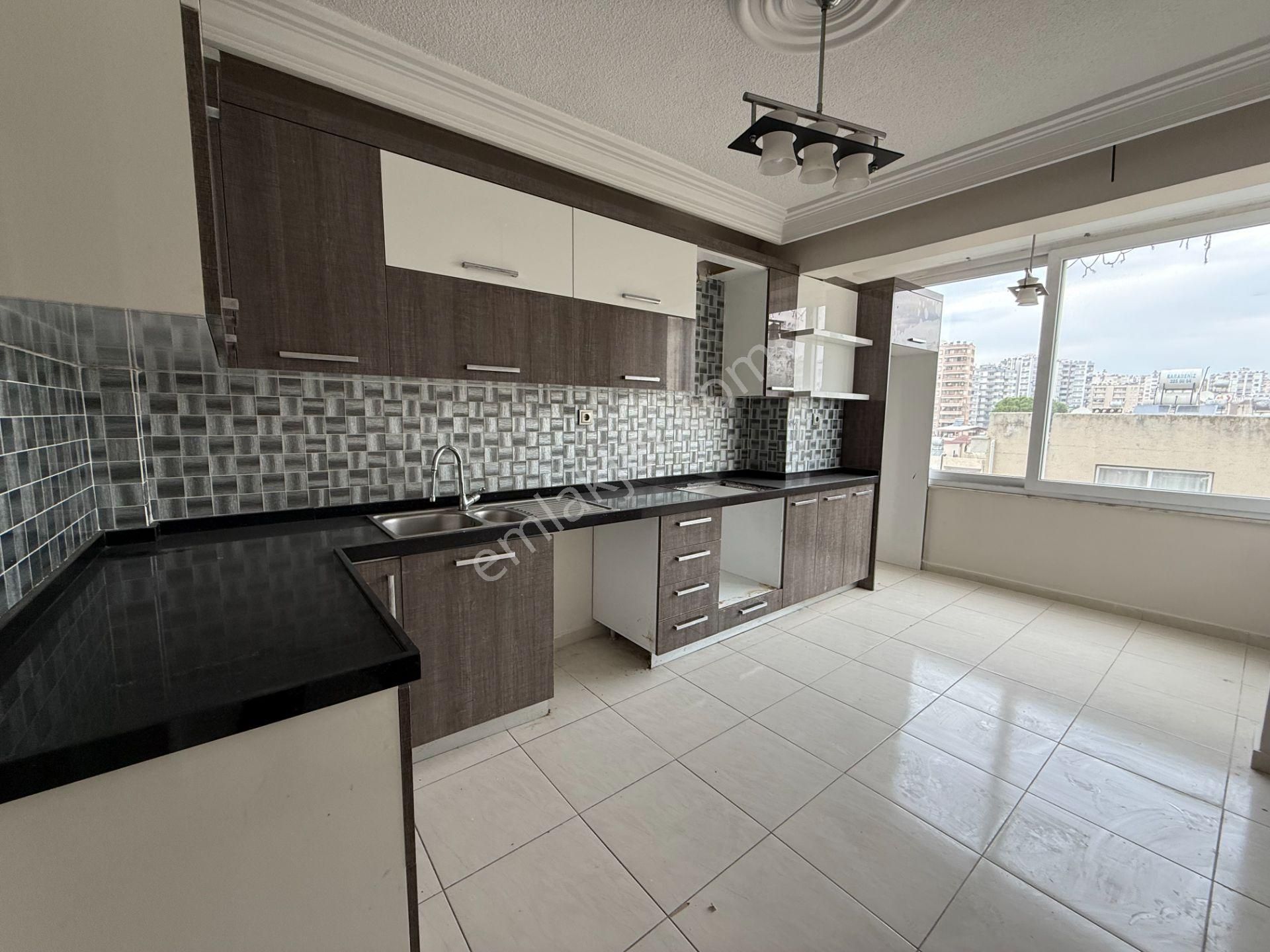 Yeşilyurt Mahallesi Yonca Sitesinde 3+1 Satılık Daire - Görsel 1