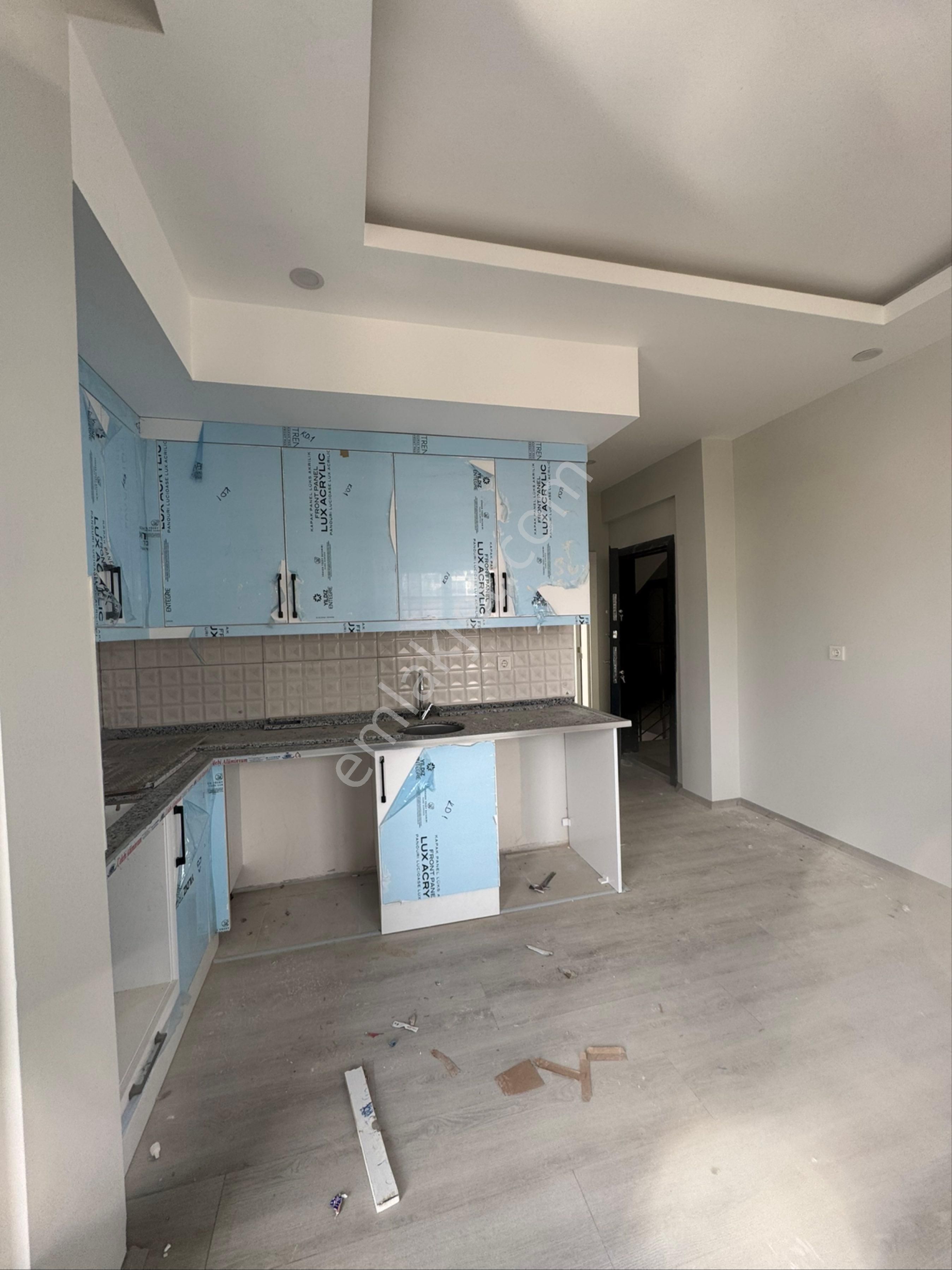 Finike İlköğretim Okulunun Hemen Yanında 1+1 Satılık Daire - Görsel 2