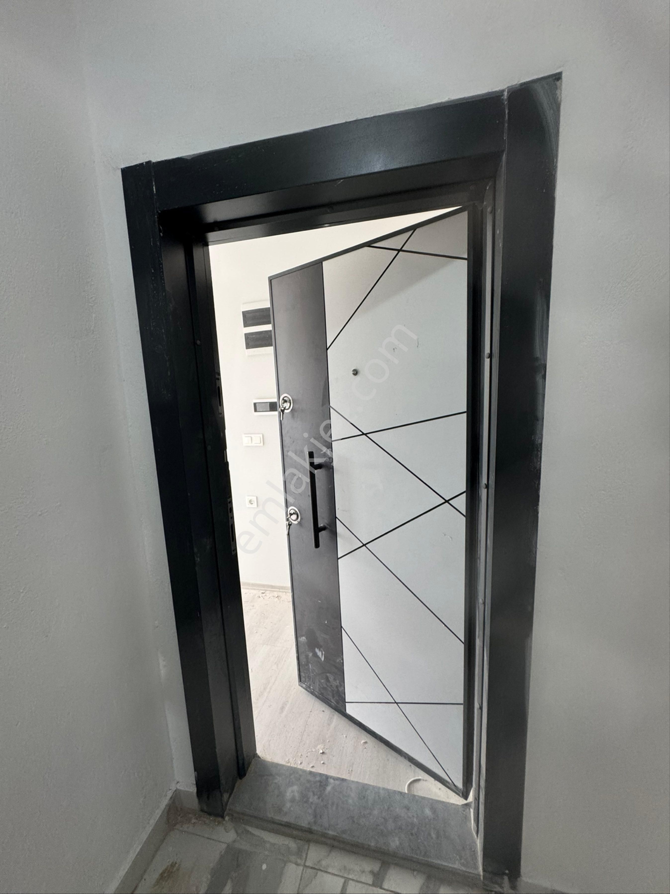 Finike İlköğretim Okulunun Hemen Yanında 1+1 Satılık Daire - Görsel 9