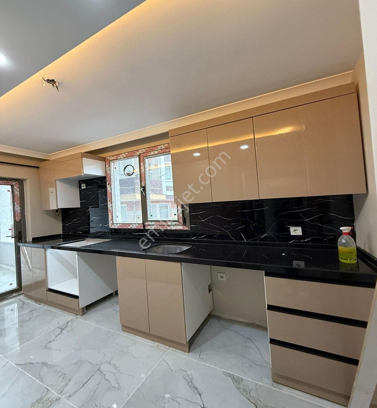 Müslüm Emlaktan Avcılar Ambarlıda 2+1 Lüx Sıfır Satılık - Görsel 8