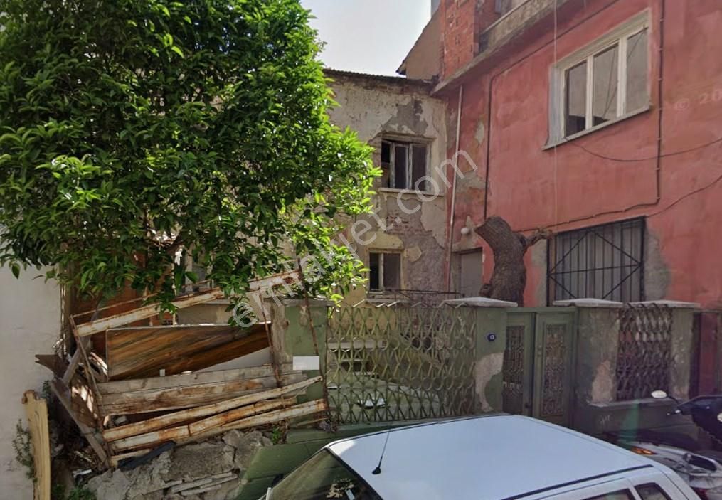 Karataş'ta 139 M² Arsa Üzerinde 2 Katlı Yığma Ev Yatırıma Uygun