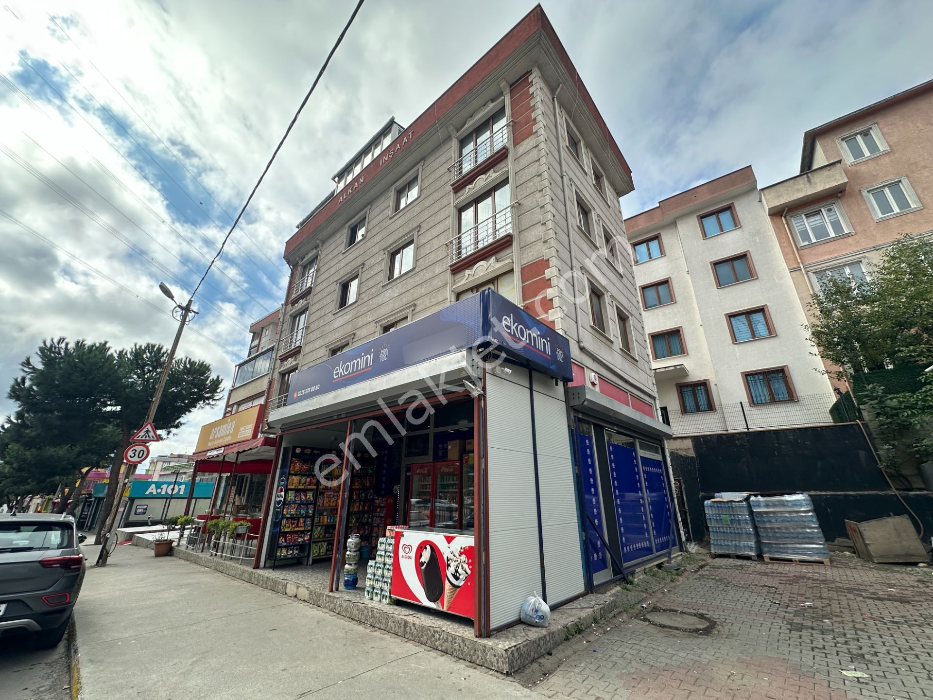 Turyap Tan Pendik Safa Caddesi Üzerinde Satılık Dükkan - Görsel 3