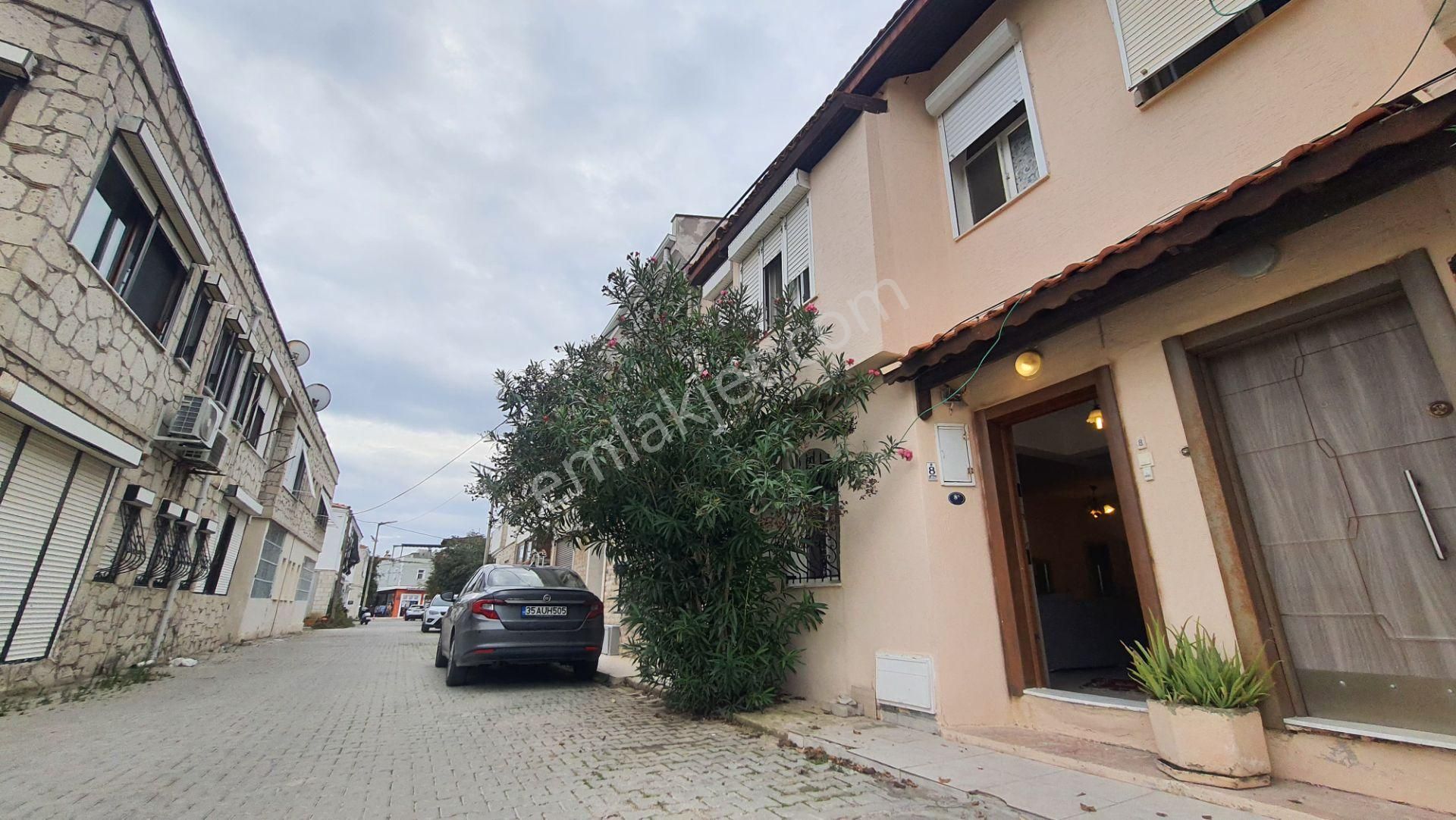 Çeşme Ilıca'da Plaja 50 Metre Mesafede Turizm Ruhsatlı Müstakil Dubleks 100m2 - Görsel 3