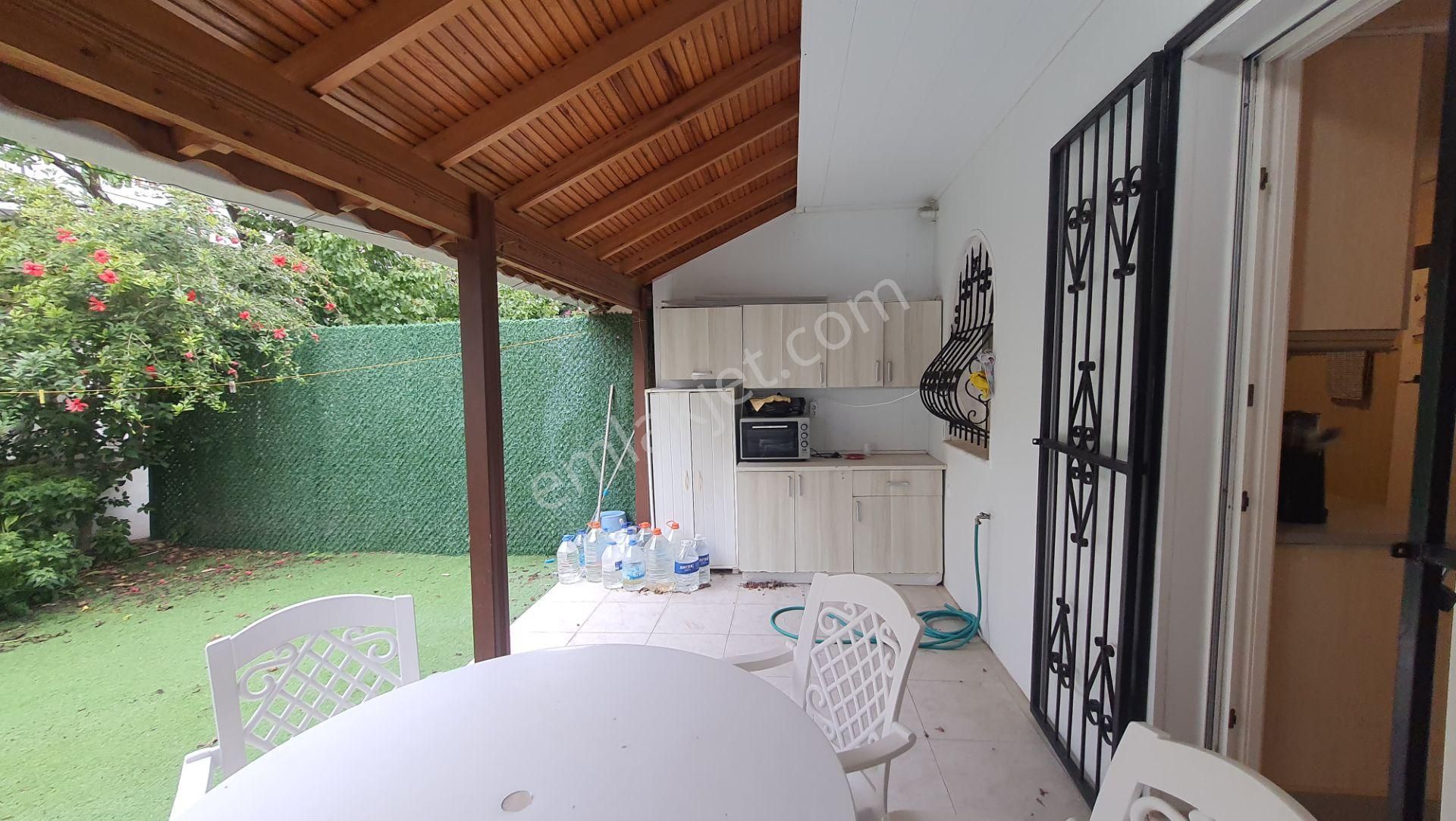 Çeşme Ilıca'da Plaja 50 Metre Mesafede Turizm Ruhsatlı Müstakil Dubleks 100m2 - Görsel 19