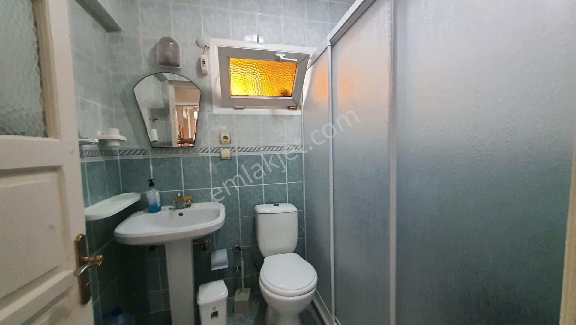 Çeşme Ilıca'da Plaja 50 Metre Mesafede Turizm Ruhsatlı Müstakil Dubleks 100m2 - Görsel 34