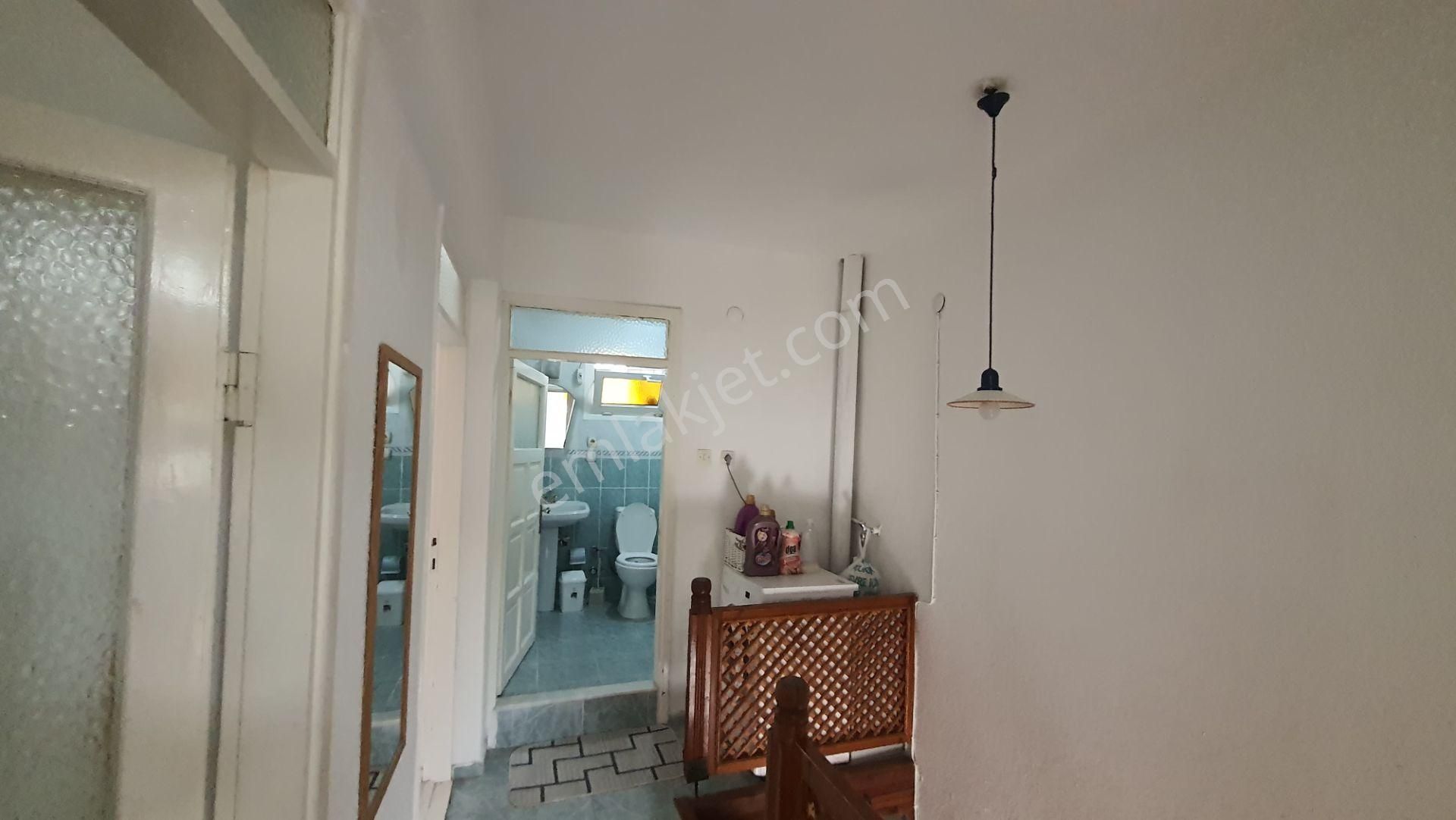 Çeşme Ilıca'da Plaja 50 Metre Mesafede Turizm Ruhsatlı Müstakil Dubleks 100m2 - Görsel 26