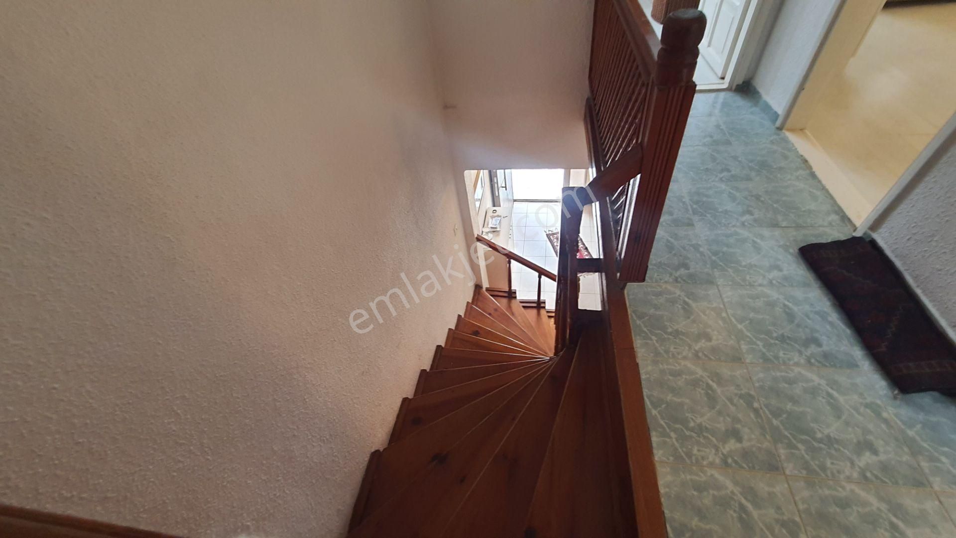 Çeşme Ilıca'da Plaja 50 Metre Mesafede Turizm Ruhsatlı Müstakil Dubleks 100m2 - Görsel 23