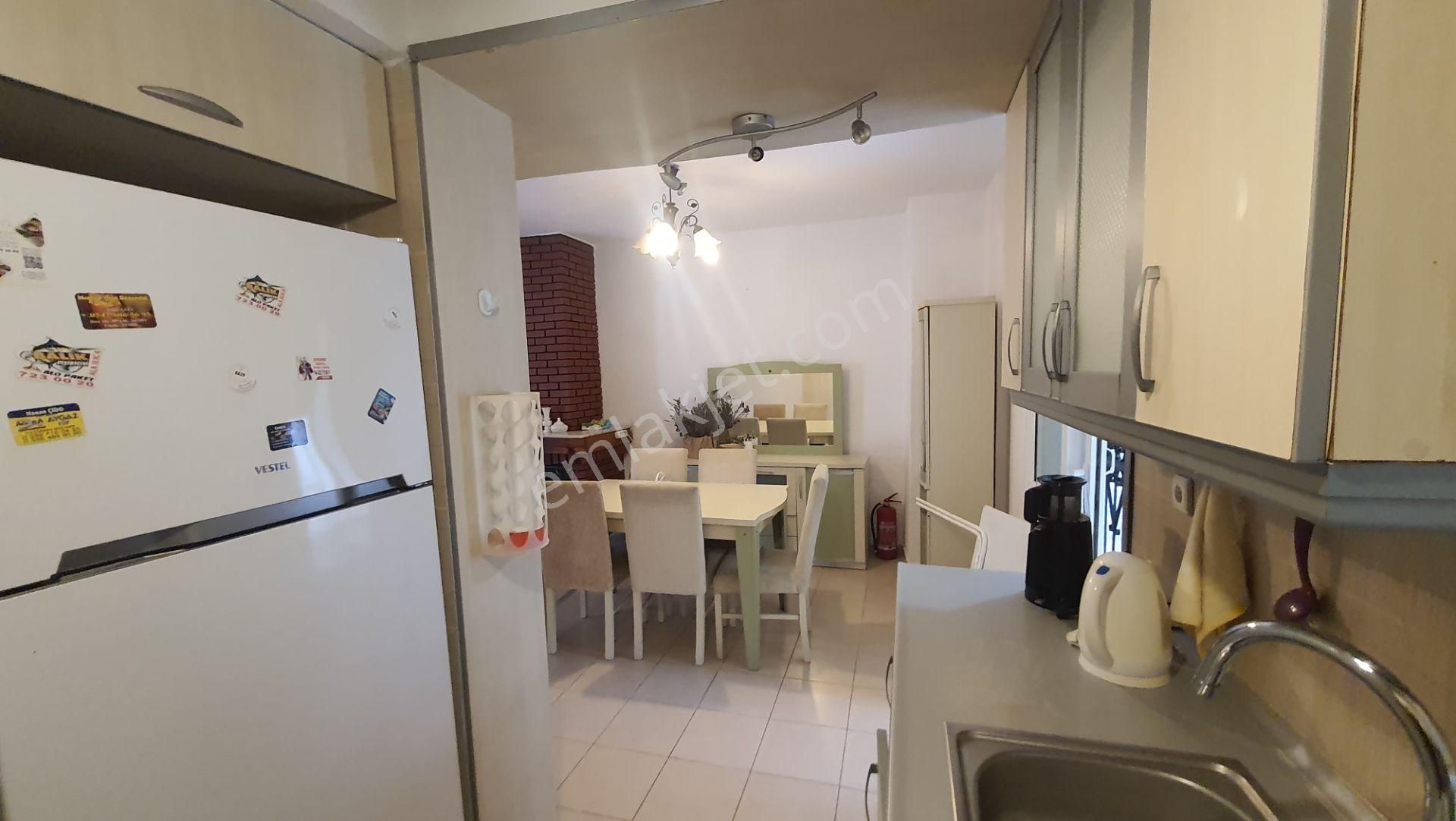 Çeşme Ilıca'da Plaja 50 Metre Mesafede Turizm Ruhsatlı Müstakil Dubleks 100m2 - Görsel 13