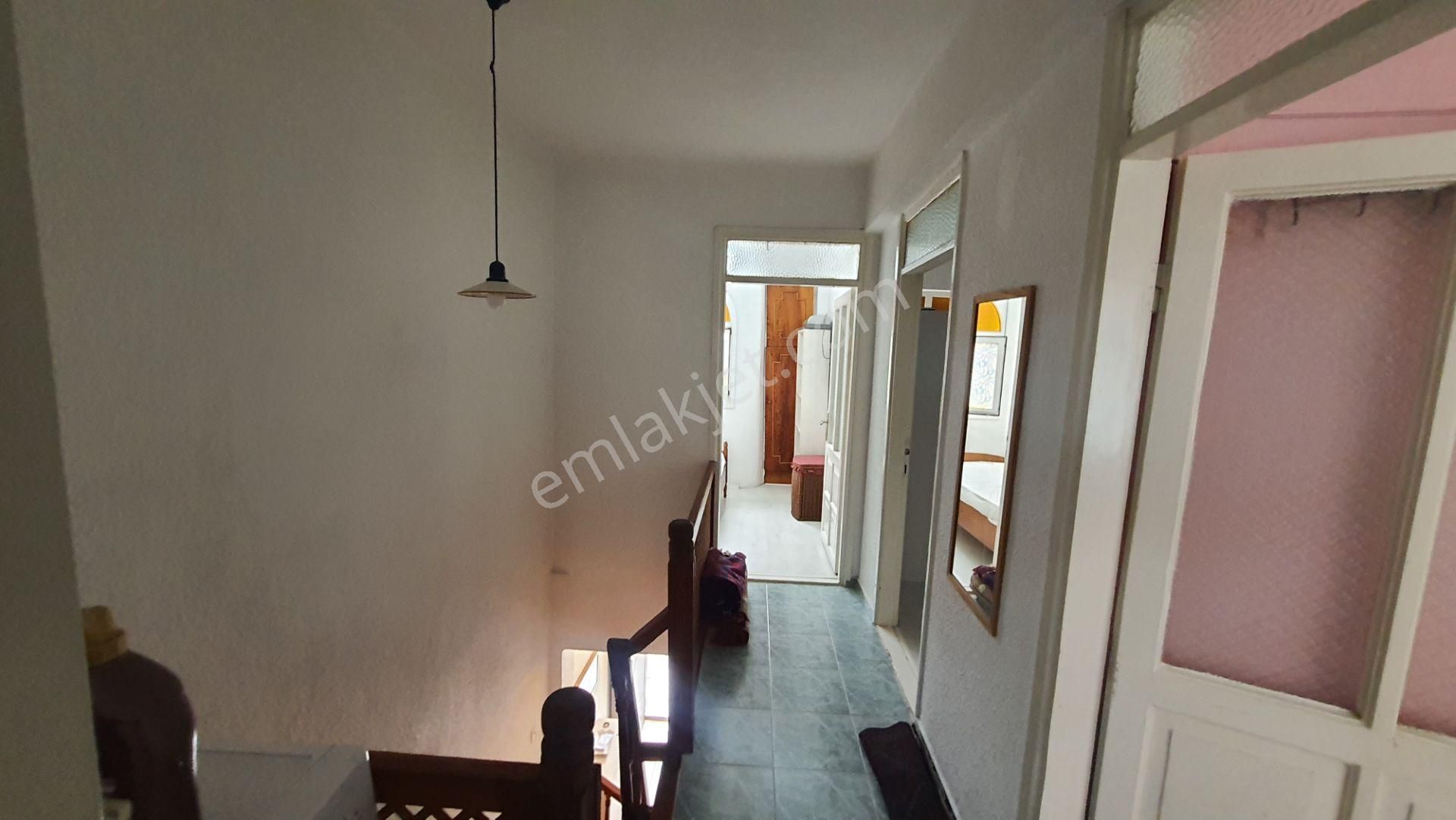 Çeşme Ilıca'da Plaja 50 Metre Mesafede Turizm Ruhsatlı Müstakil Dubleks 100m2 - Görsel 25