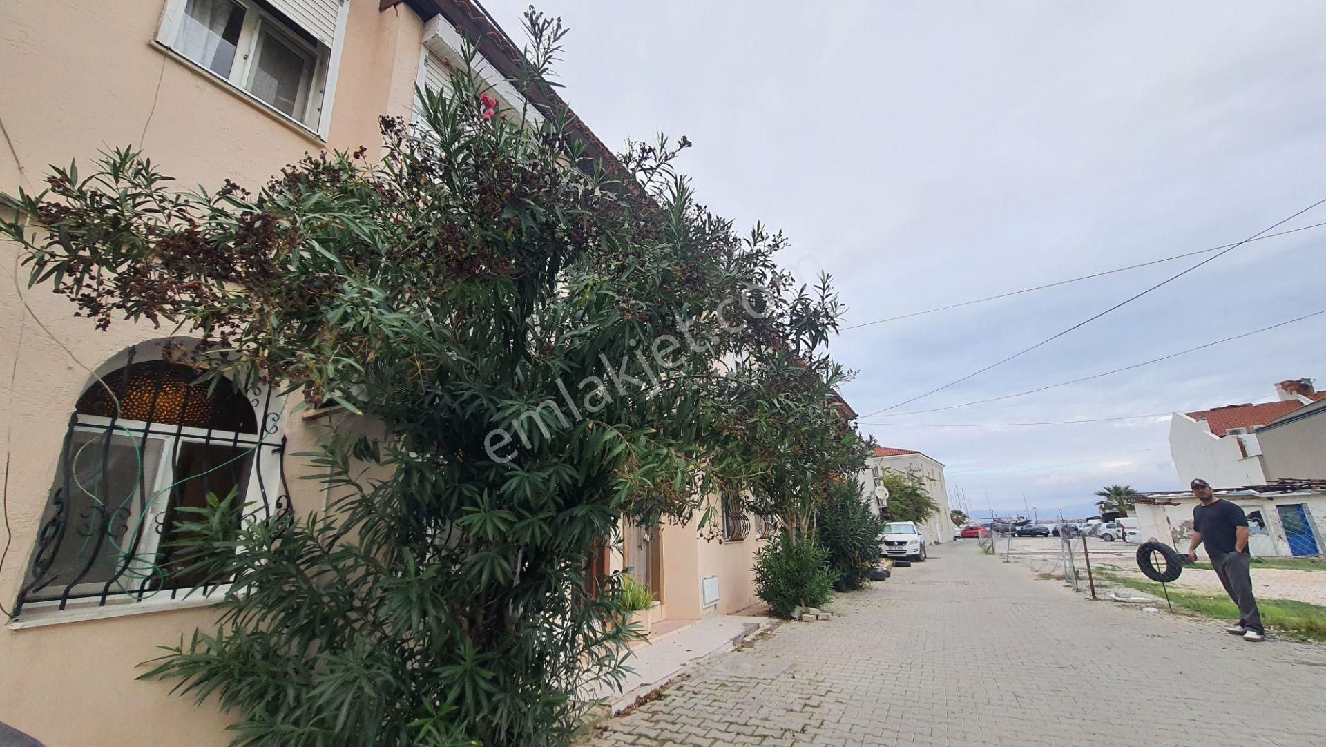 Çeşme Ilıca'da Plaja 50 Metre Mesafede Turizm Ruhsatlı Müstakil Dubleks 100m2 - Görsel 2