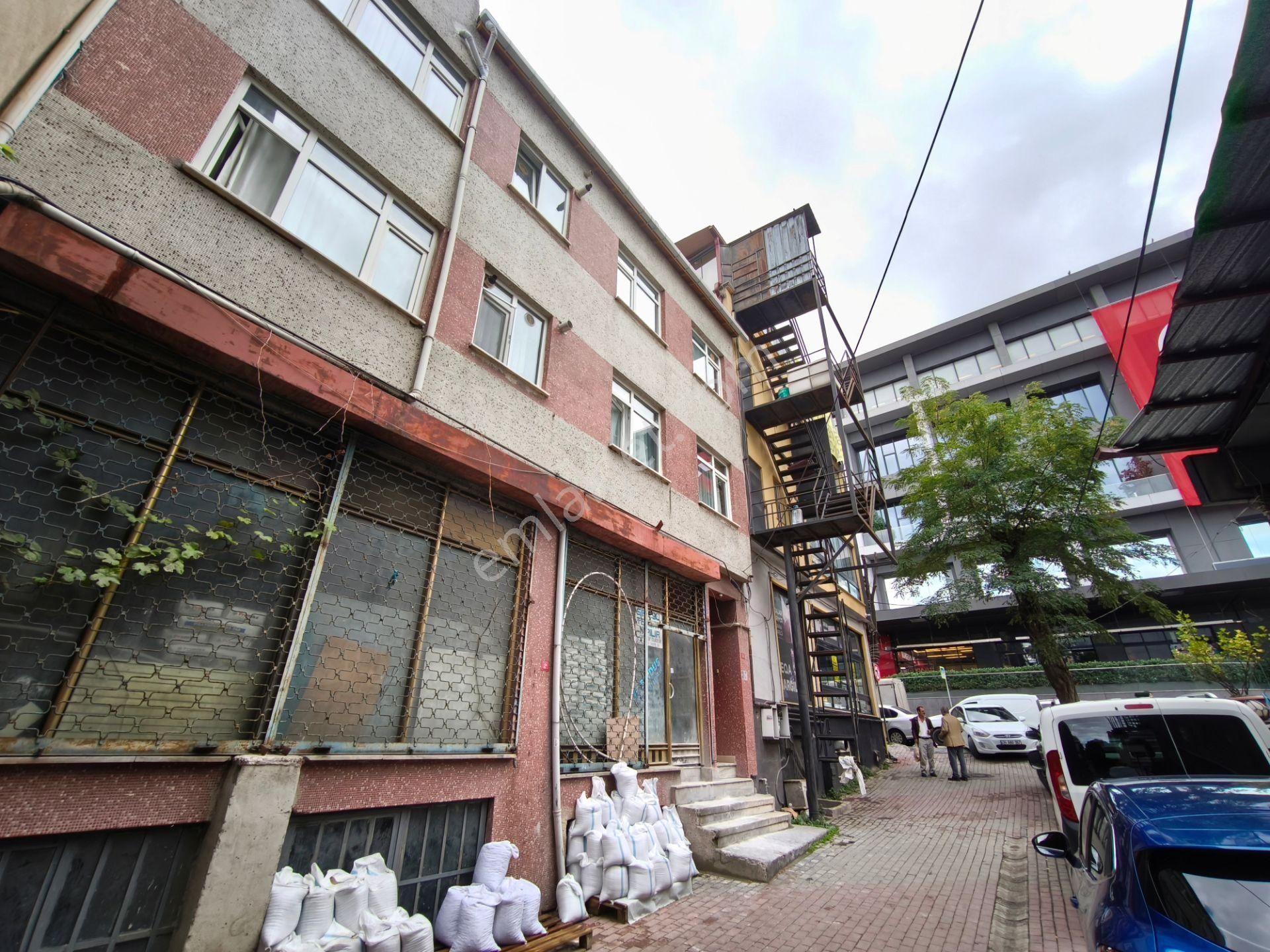 Eyüp Nişancı Flatofis Karşısı, Metrobüse 3-4 Dk, Eşyalı , 2+1 , 2.kat Daire - Görsel 26