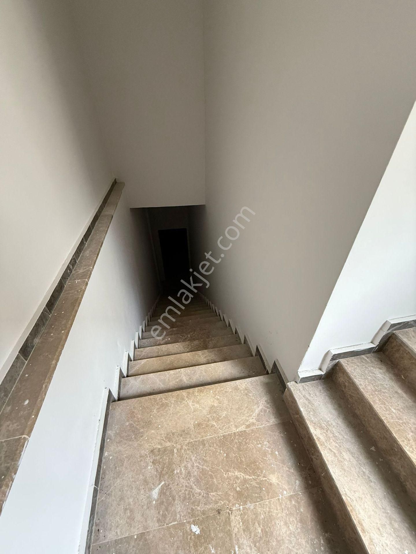 Kayapa - 30 Ağustosta Geniş Kiralık İş Yeri - Görsel 9