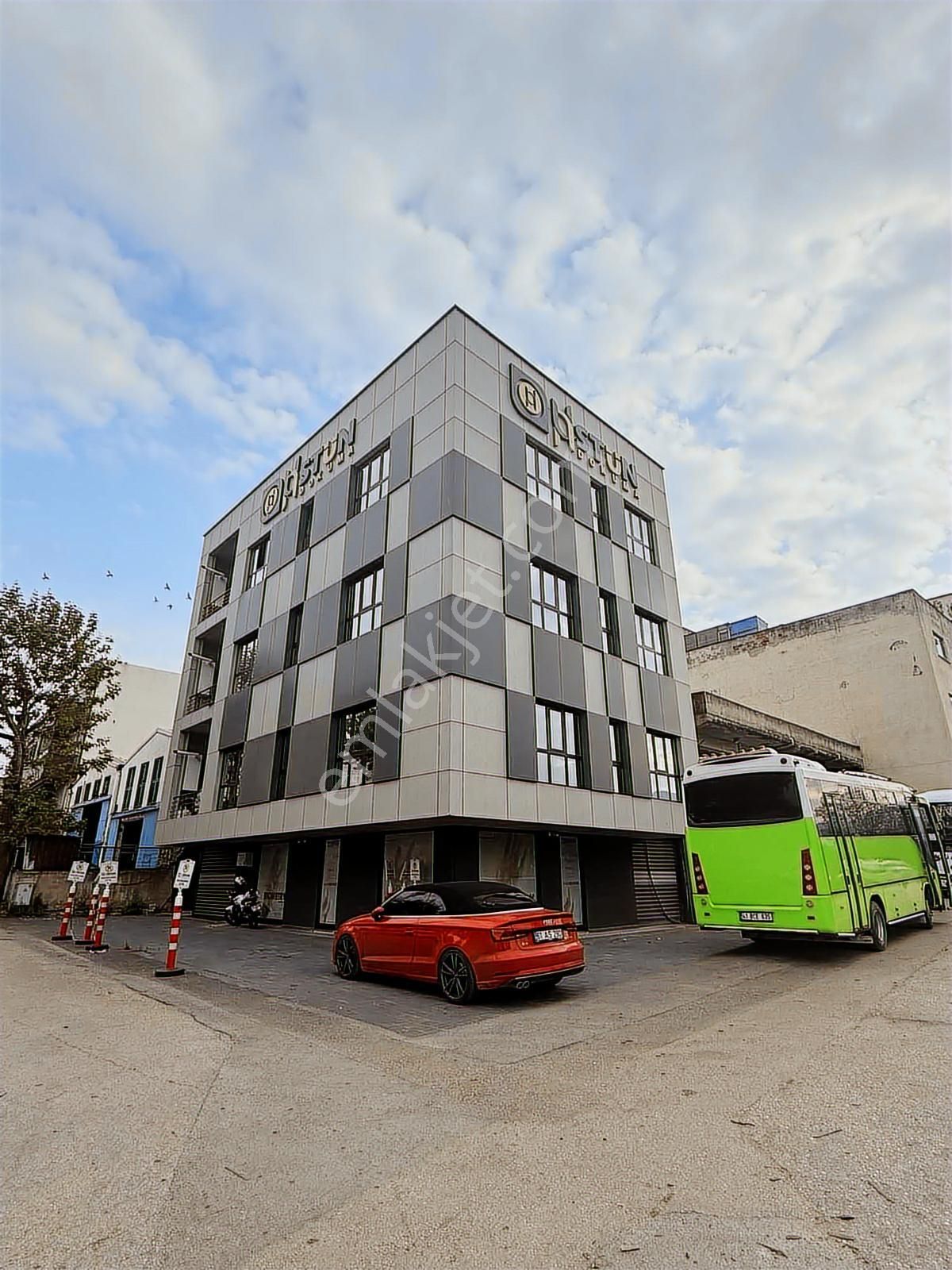 Bm Real Estate Osmangazi Merkez'de Satılık İş Yeri Katı 1. Kat