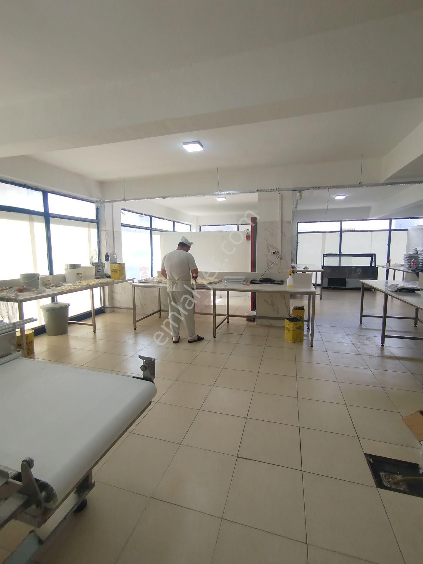 Köşe Konumlu 3 Cepheli Satılık İş Yeri - Görsel 14